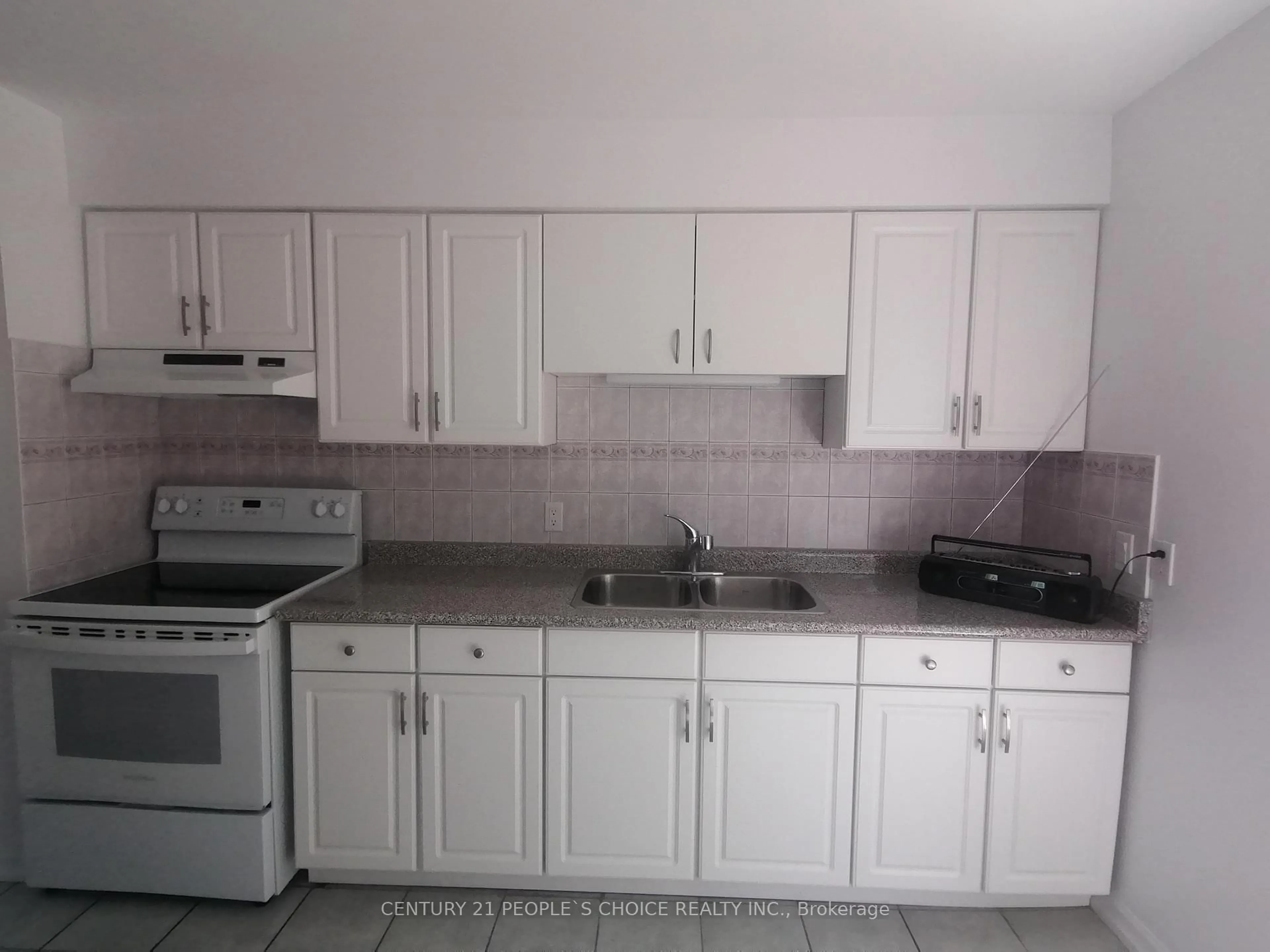 Standard kitchen, unknown for 17 Gosford Blvd #9, Toronto Ontario M3N 2G7
