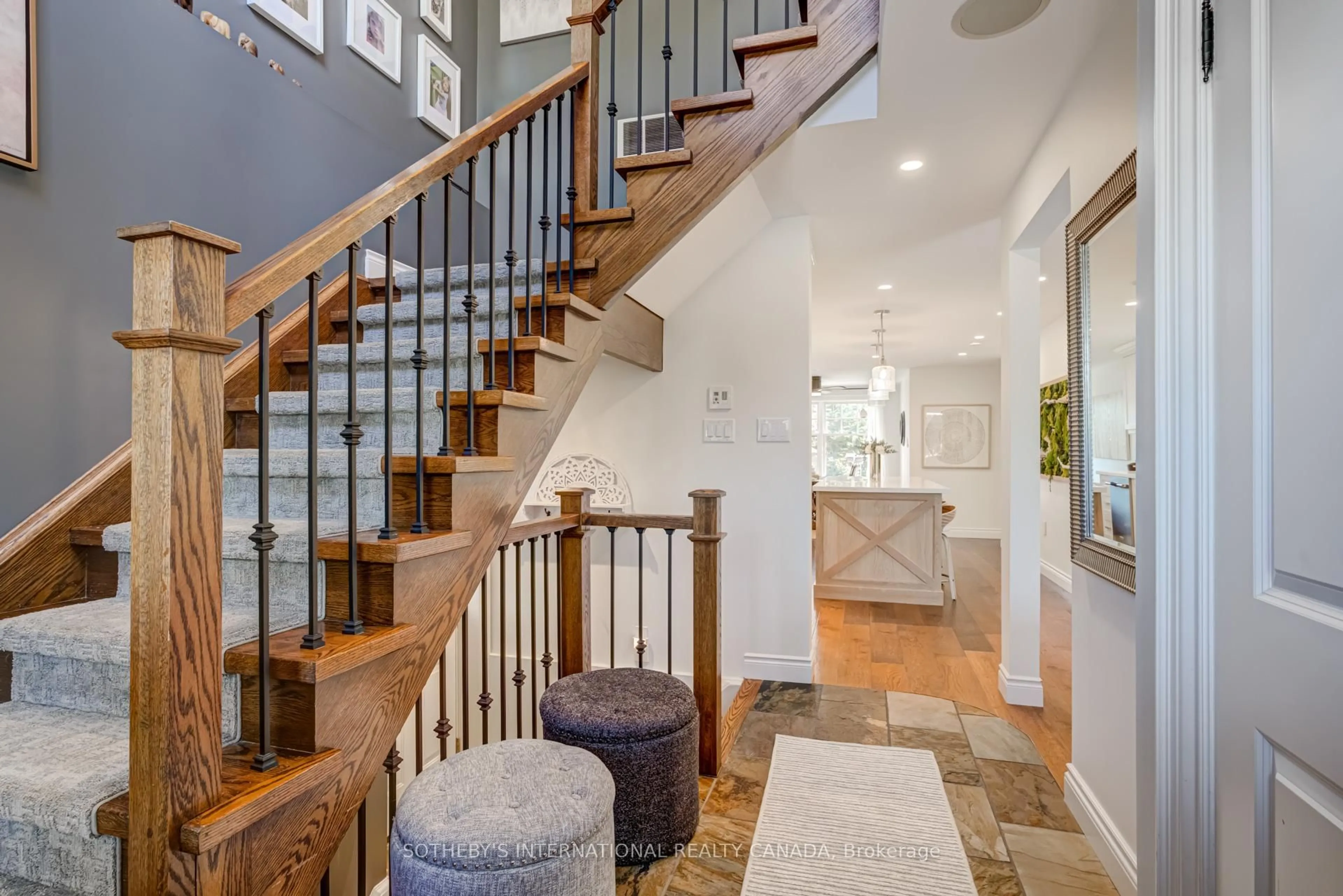 Stairs for 31 Maple Ave, Mississauga Ontario L5H 2R9
