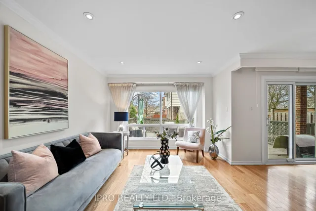 Additional property image - 734 Briar Cres