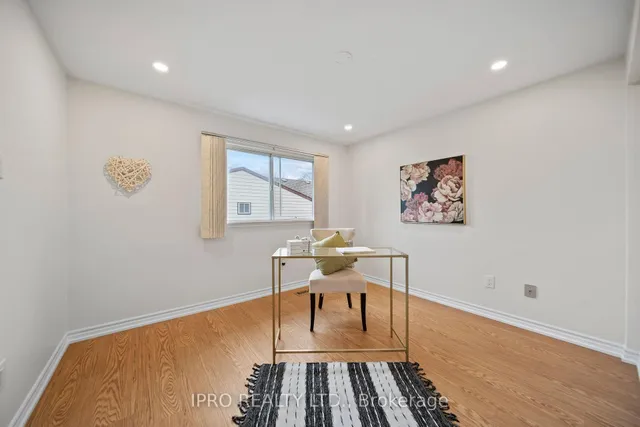 Additional property image - 734 Briar Cres