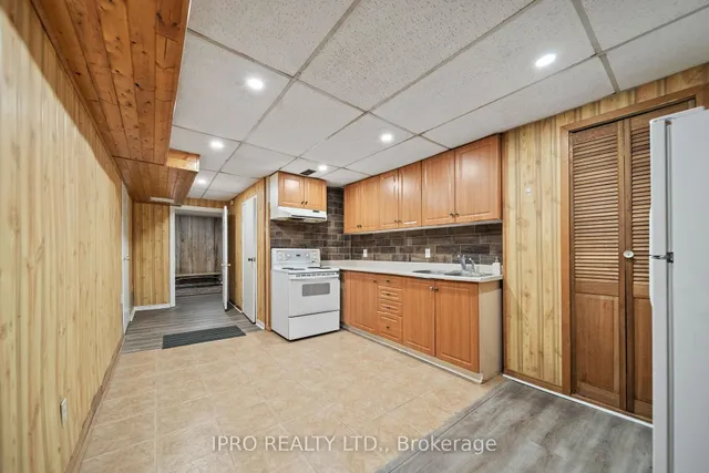 Additional property image - 734 Briar Cres