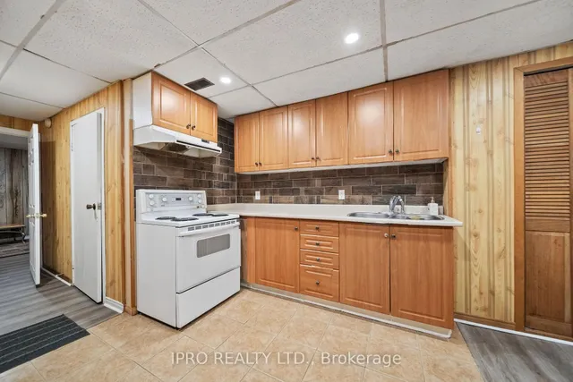 Additional property image - 734 Briar Cres