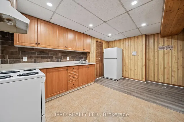 Additional property image - 734 Briar Cres