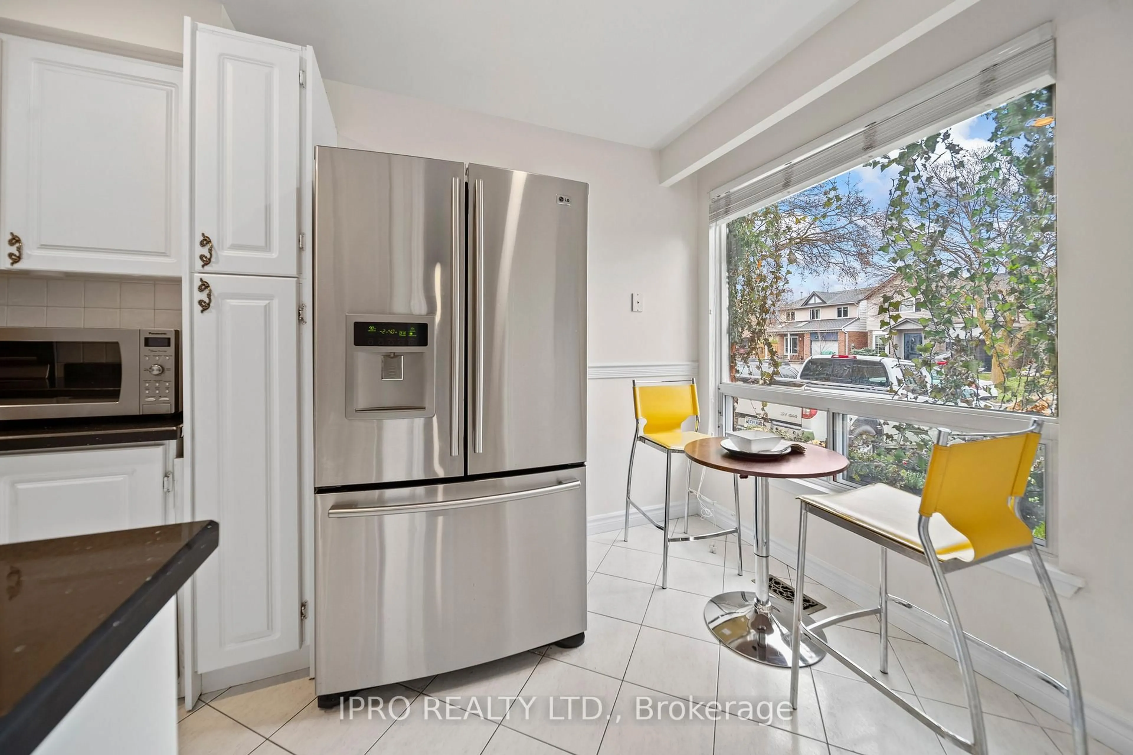 Unknown for 734 Briar Cres, Milton Ontario L9T 3Z8