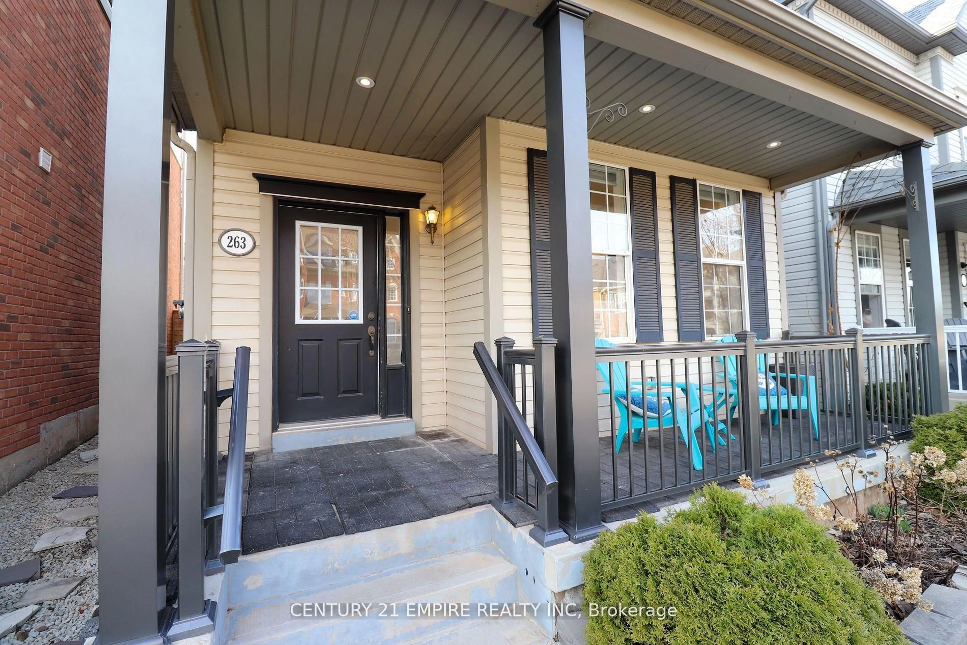 Indoor entryway for 263 Gatwick Dr, Oakville Ontario L6H 7K4