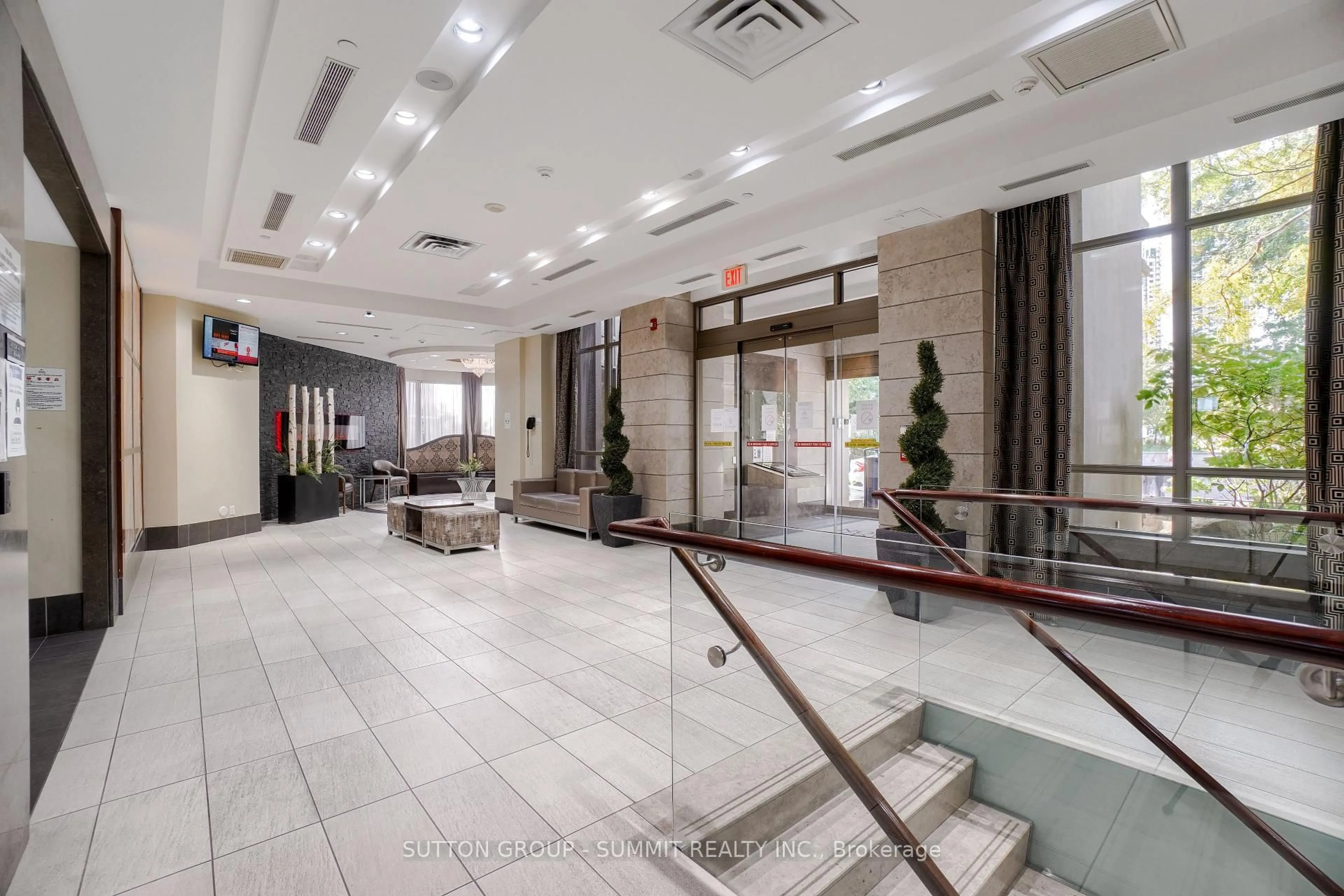 Lobby for 310 BURNHAMTHORPE Rd #2310, Mississauga Ontario L5B 4P9
