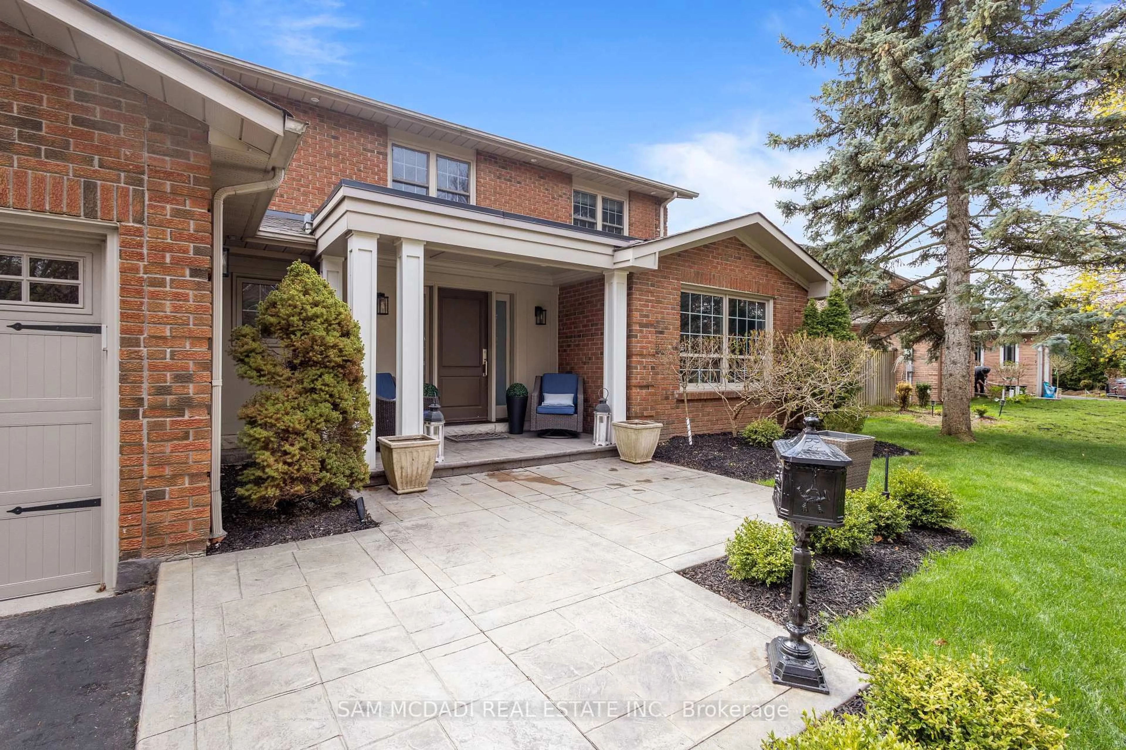 Home with brick exterior material, street for 1560 Ifield Rd, Mississauga Ontario L5H 3W1