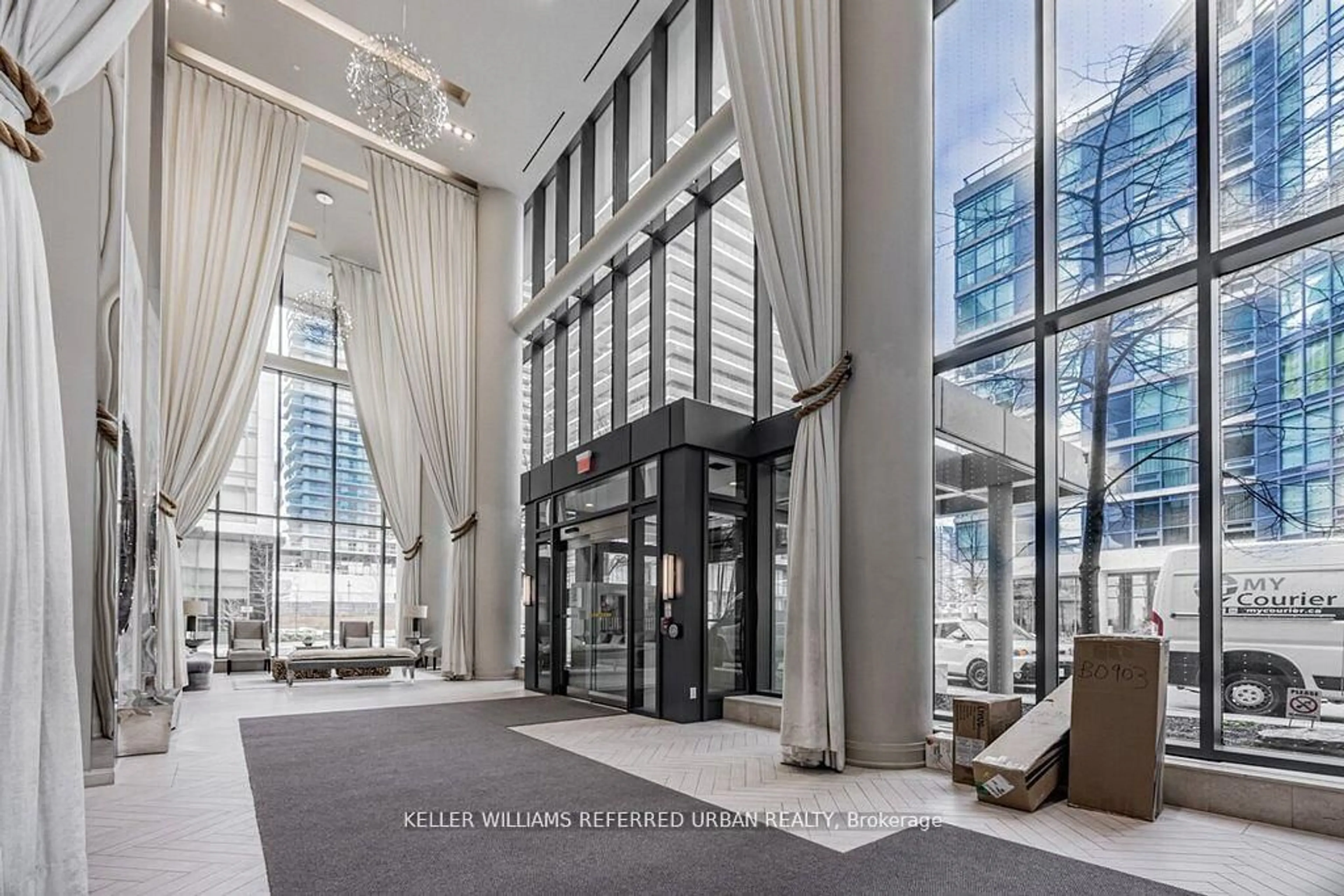 Indoor foyer for 59 Annie Craig Dr #615, Toronto Ontario M8V 0C4