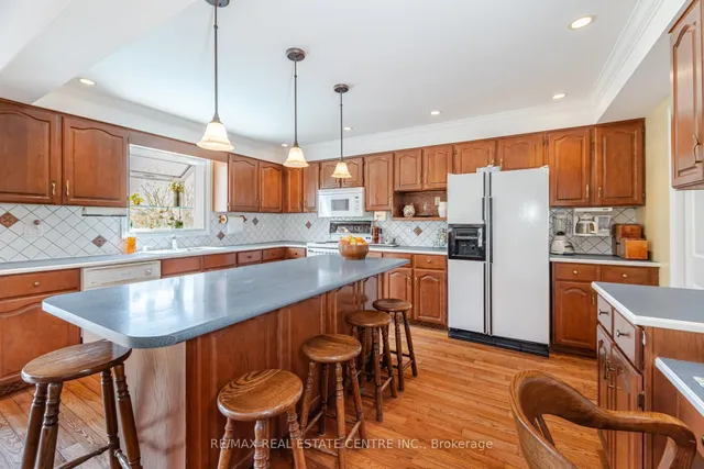 Additional image 40 of 42 Fernbrook Cres