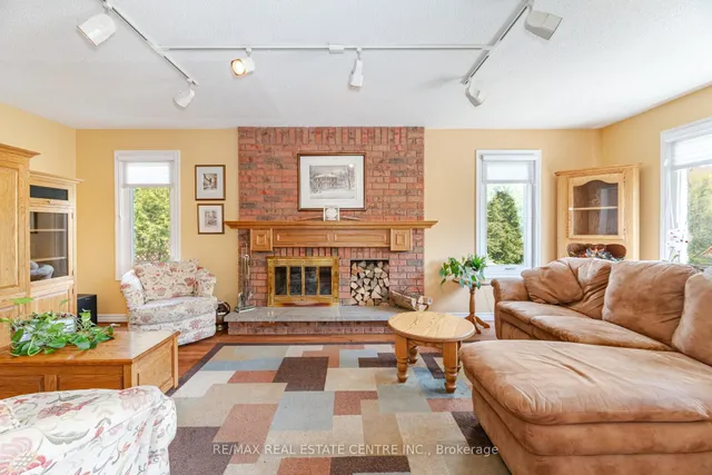 Additional image 38 of 42 Fernbrook Cres
