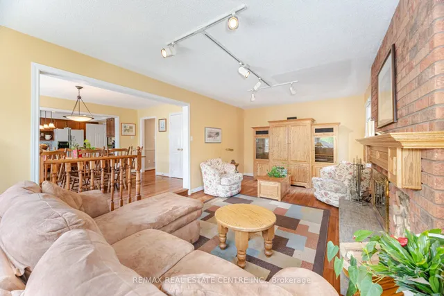 Additional image 36 of 42 Fernbrook Cres