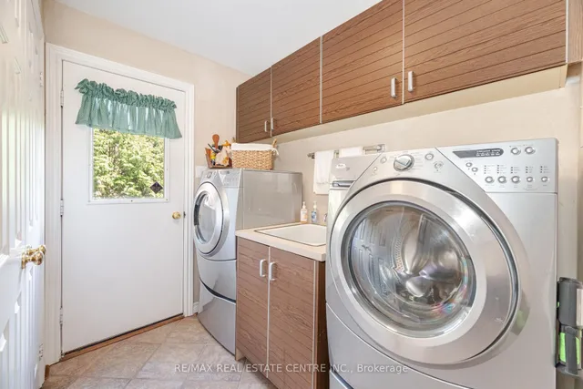 Additional image 32 of 42 Fernbrook Cres