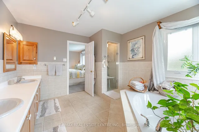 Additional image 24 of 42 Fernbrook Cres