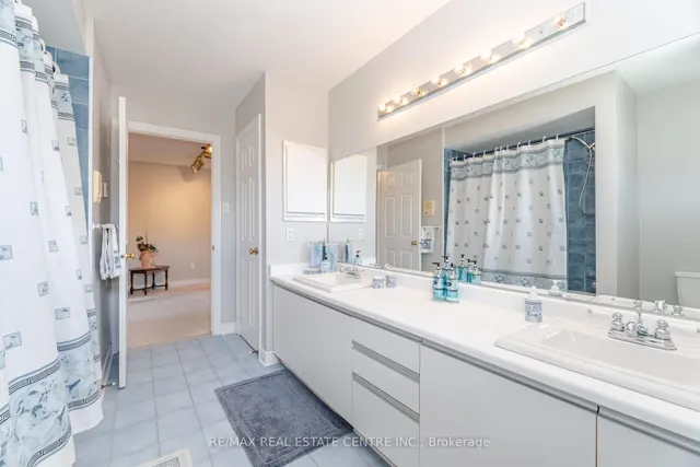 Additional image 17 of 42 Fernbrook Cres