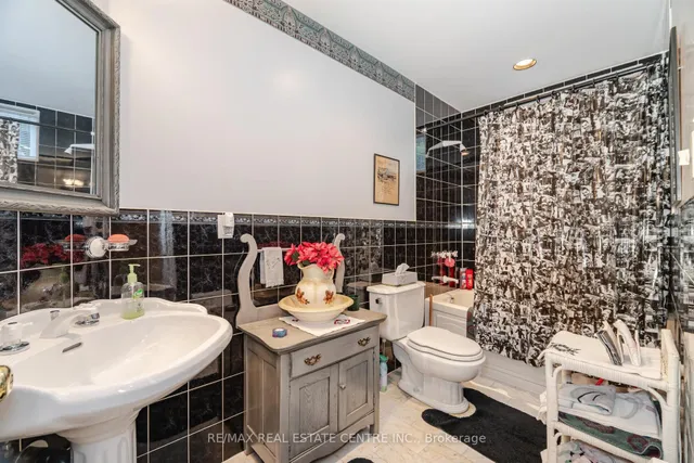 Additional image 11 of 42 Fernbrook Cres
