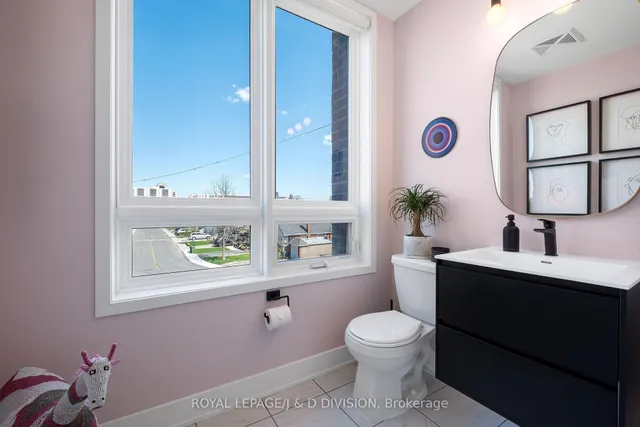 Additional property image - 1110 Briar Hill Ave Unit 301