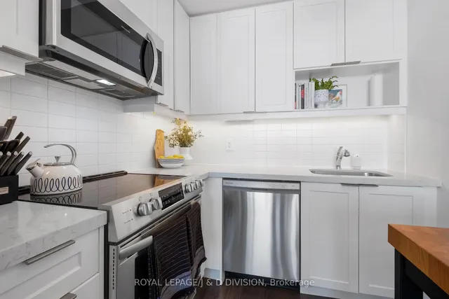 Additional property image - 1110 Briar Hill Ave Unit 301