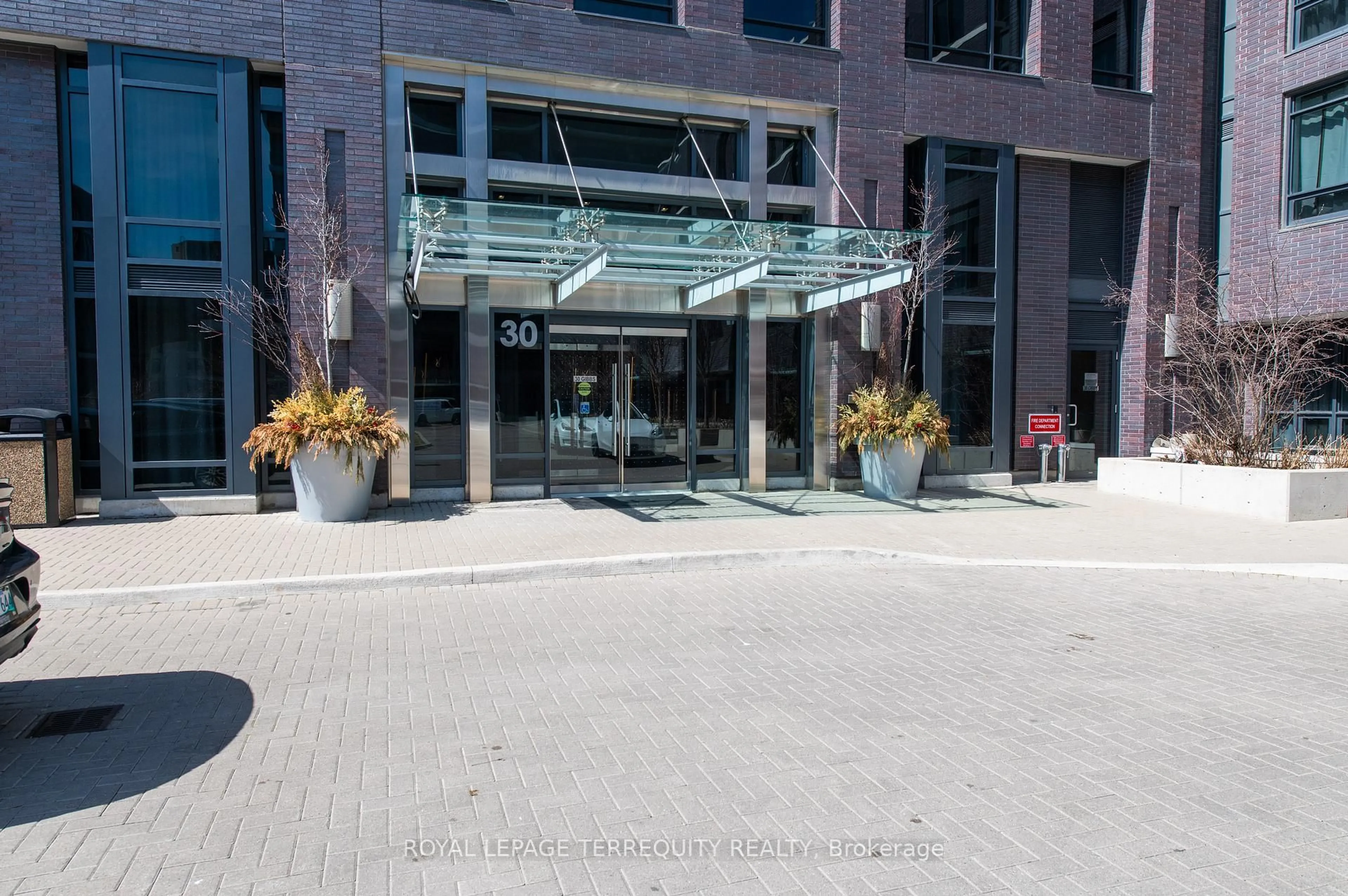 Indoor foyer for 30 Gibbs Rd #1709, Toronto Ontario M9B 0E4