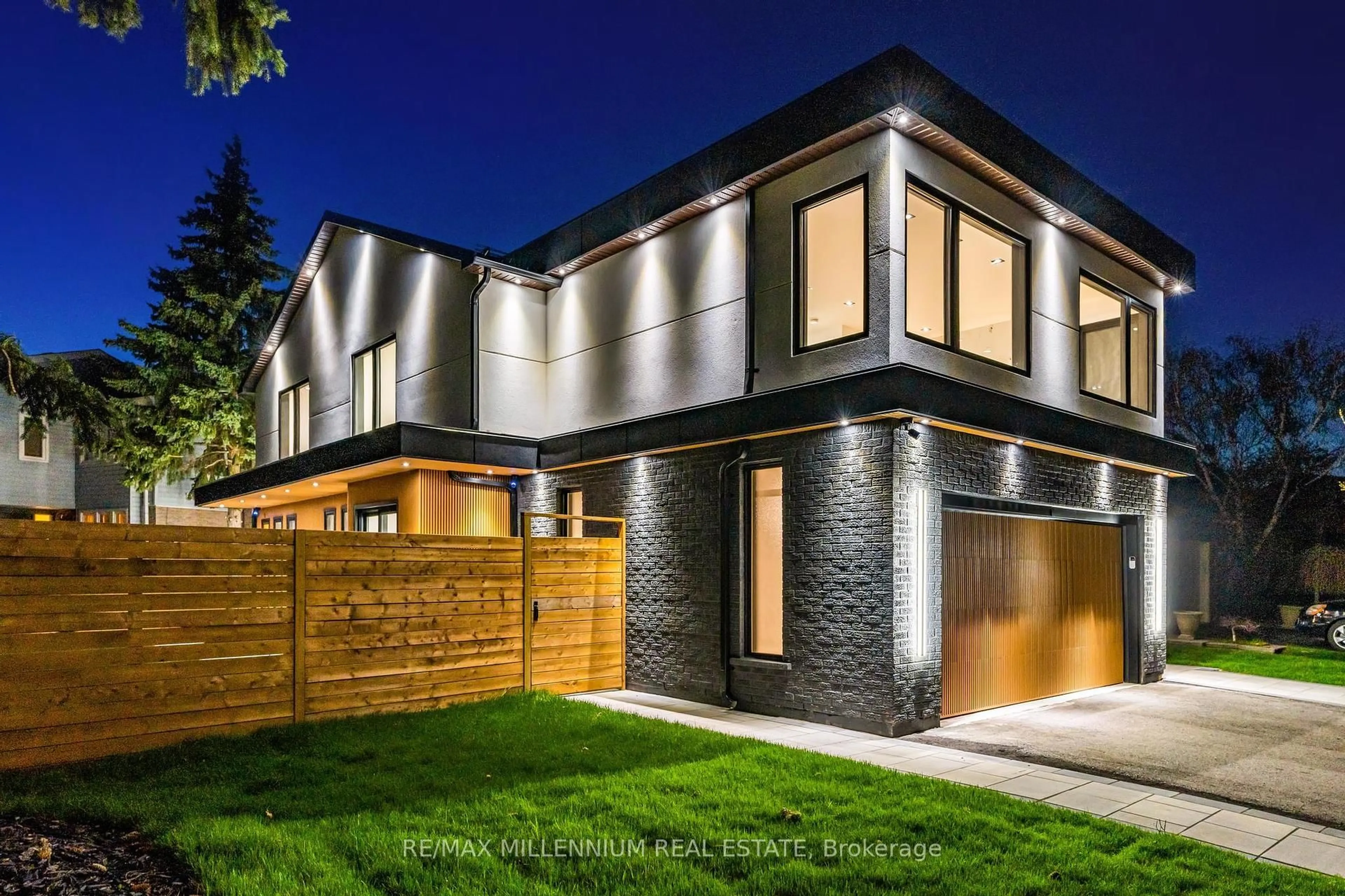 Home with brick exterior material, street for 2893 Folkway Dr, Mississauga Ontario L5L 2H2