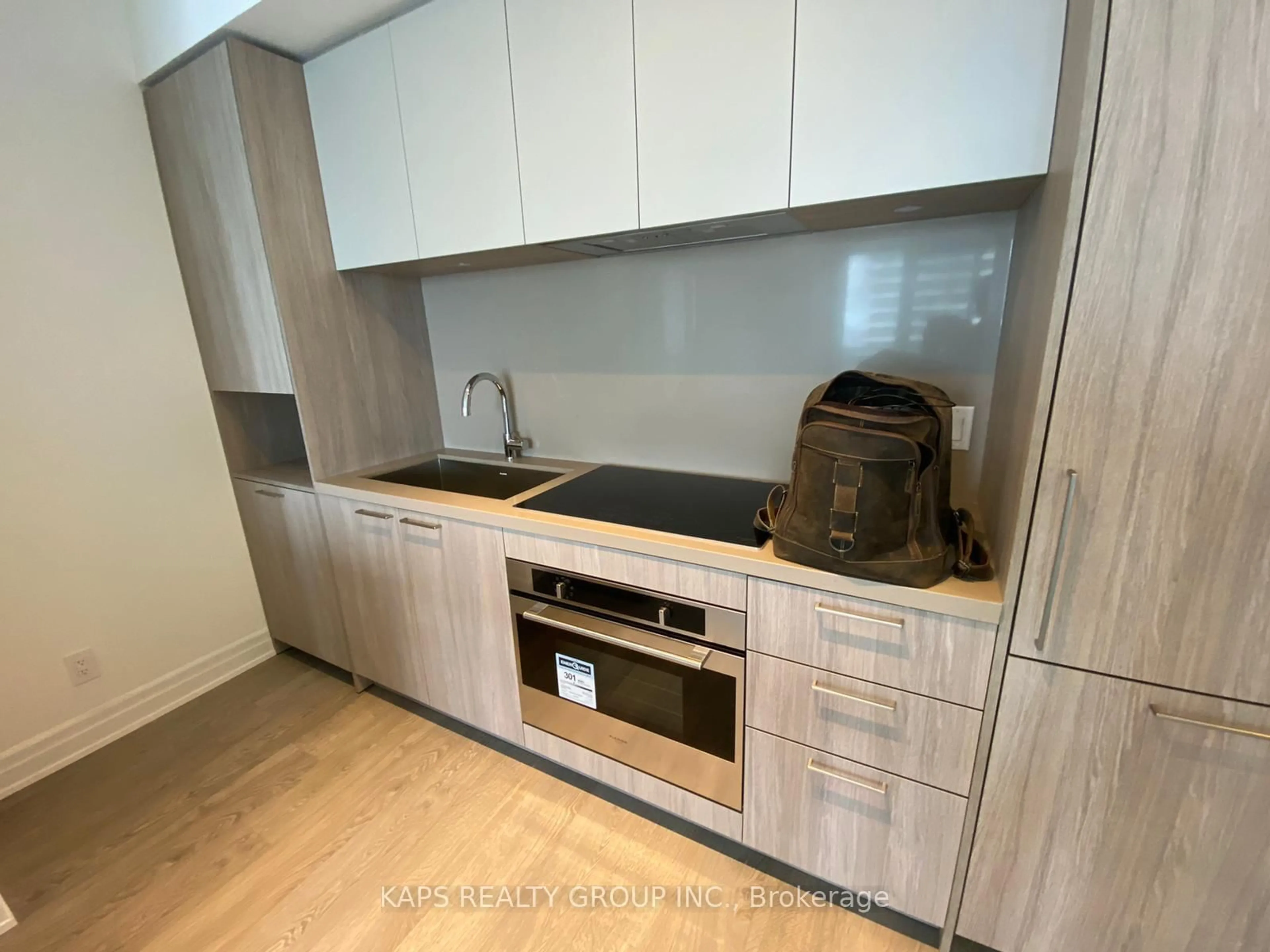 Standard kitchen, unknown for 70 Annie Craig Dr #4707, Toronto Ontario M8V 0G2