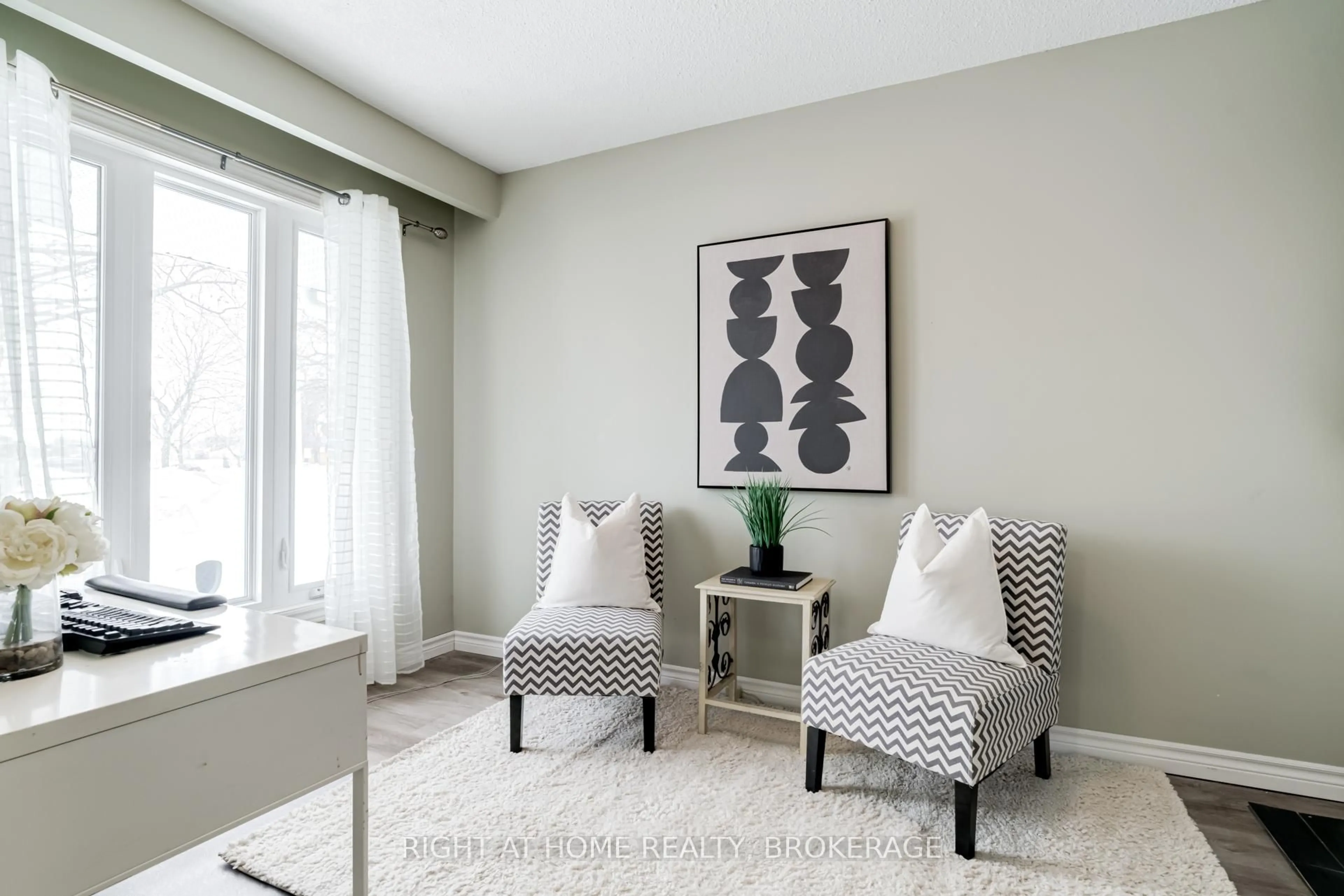 Living room with furniture, unknown for 703 Briar Cres, Milton Ontario L9T 3Z7