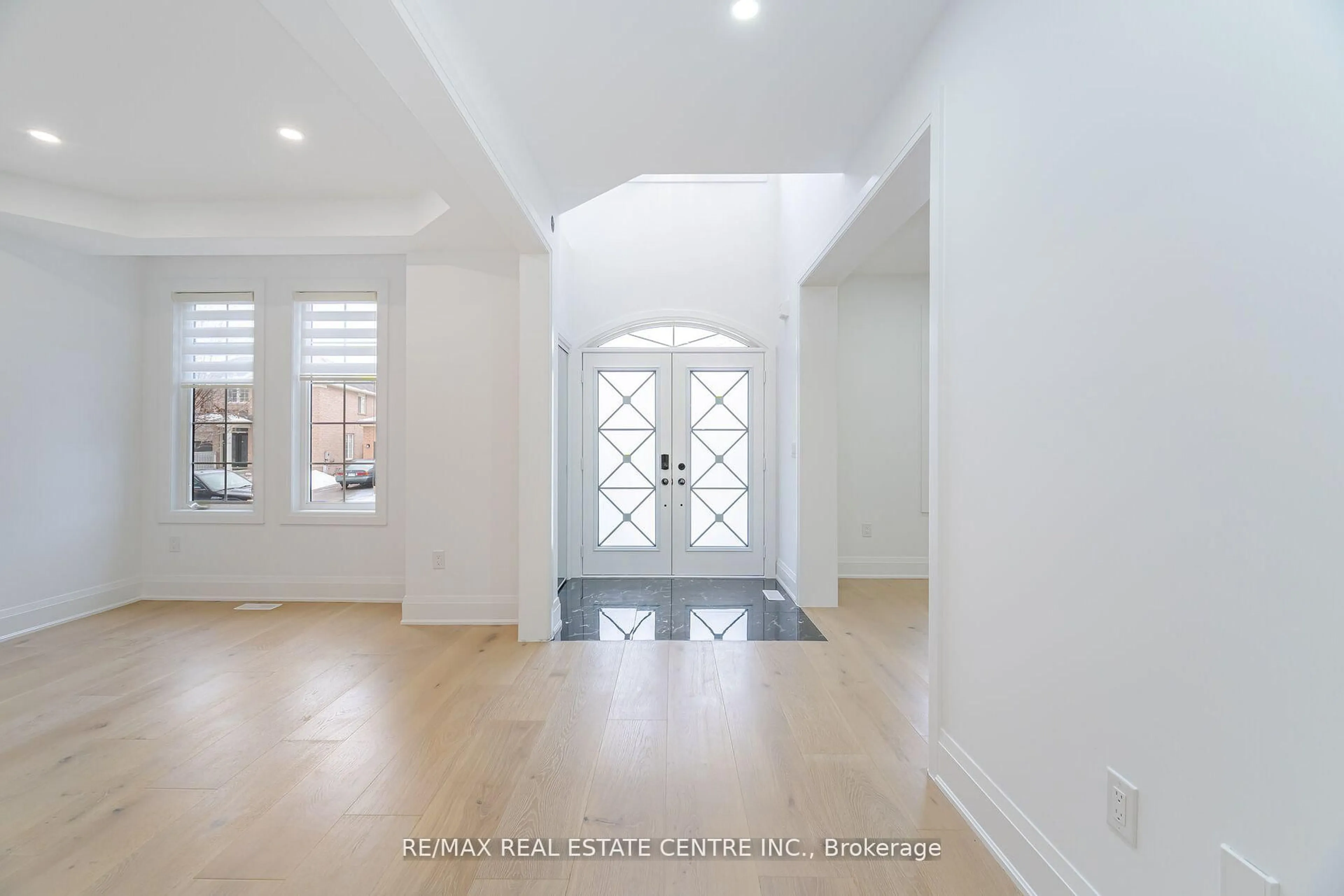 Indoor entryway for 17 Wonder Way, Brampton Ontario L6P 1G1