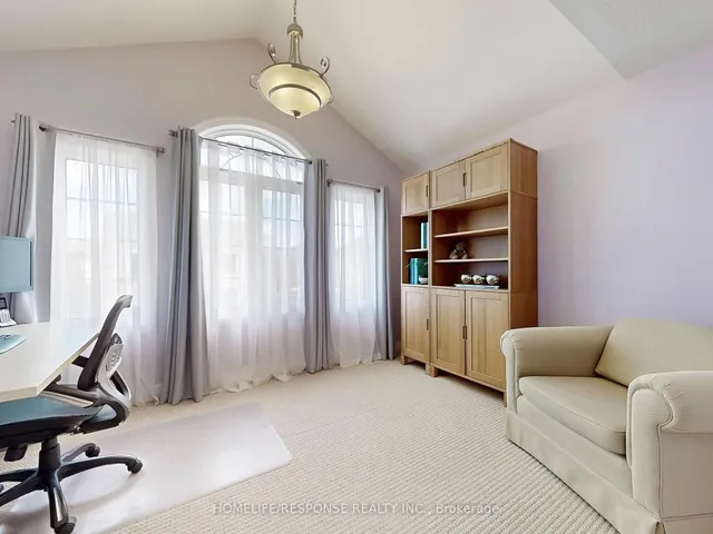 Additional property image - 131 KENDALL Dr