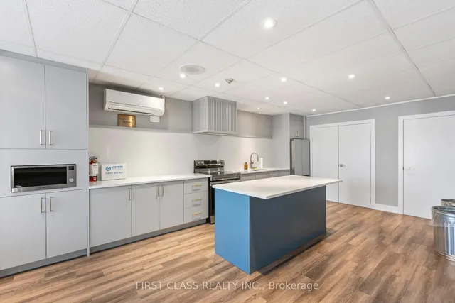 Additional property image - 3845 Lake Shore Blvd Unit 102