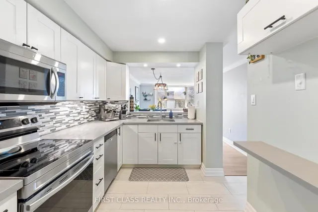 Additional property image - 3845 Lake Shore Blvd Unit 102