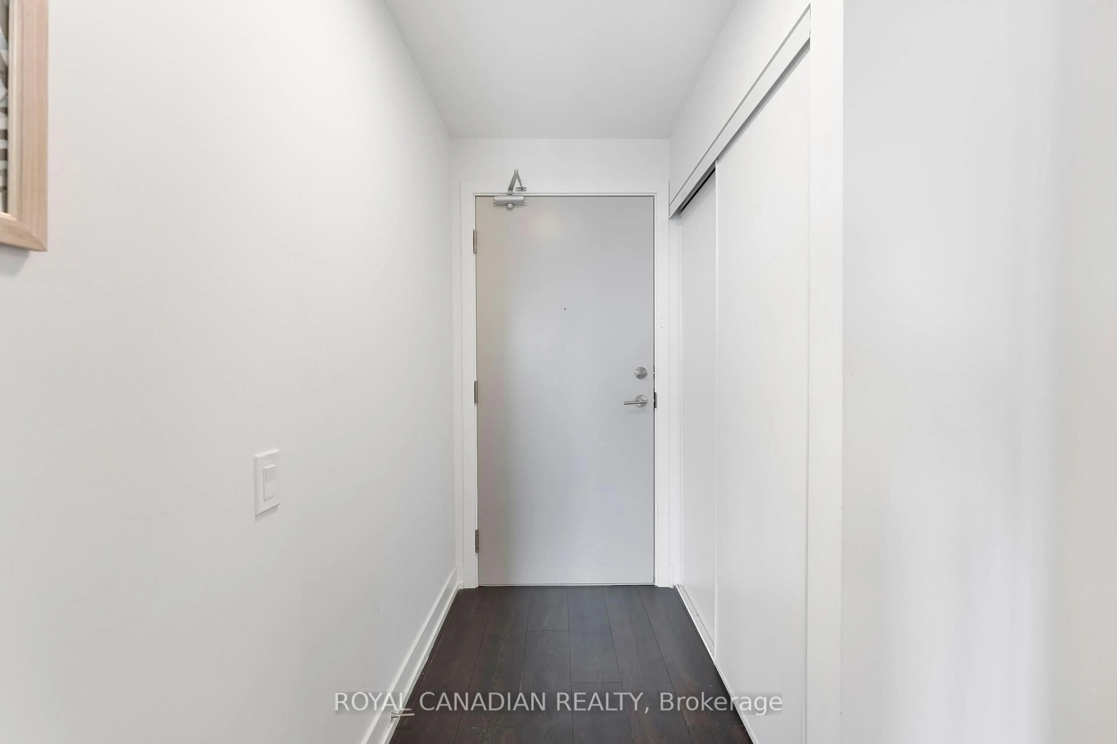 Indoor entryway for 215 Veterans Dr #1110, Brampton Ontario L7A 5L6
