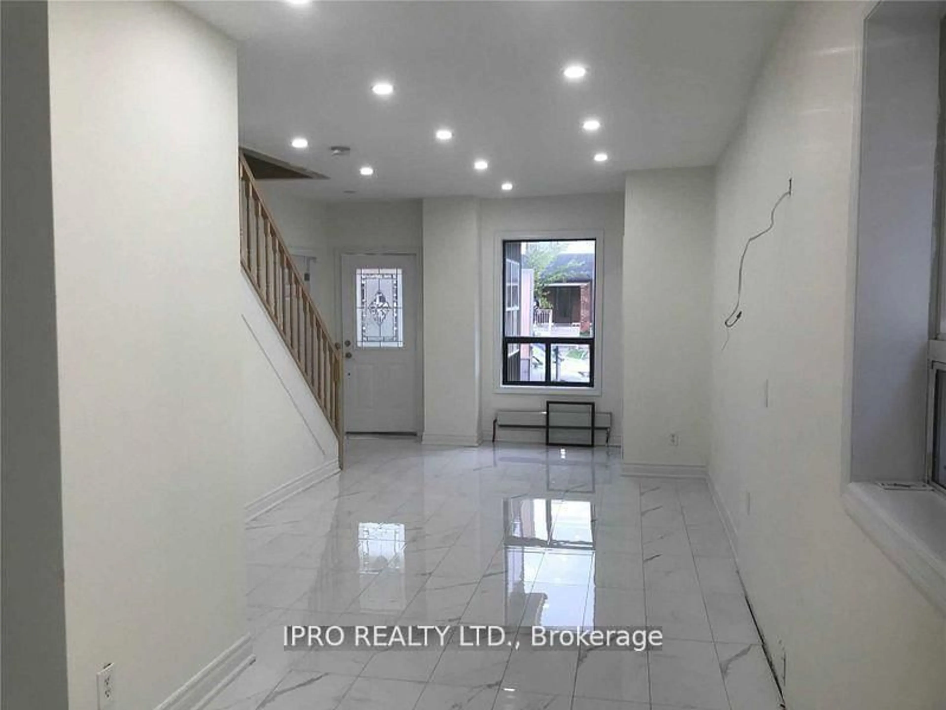 Unknown for 71 Clouston Ave, Toronto Ontario M9N 1A8