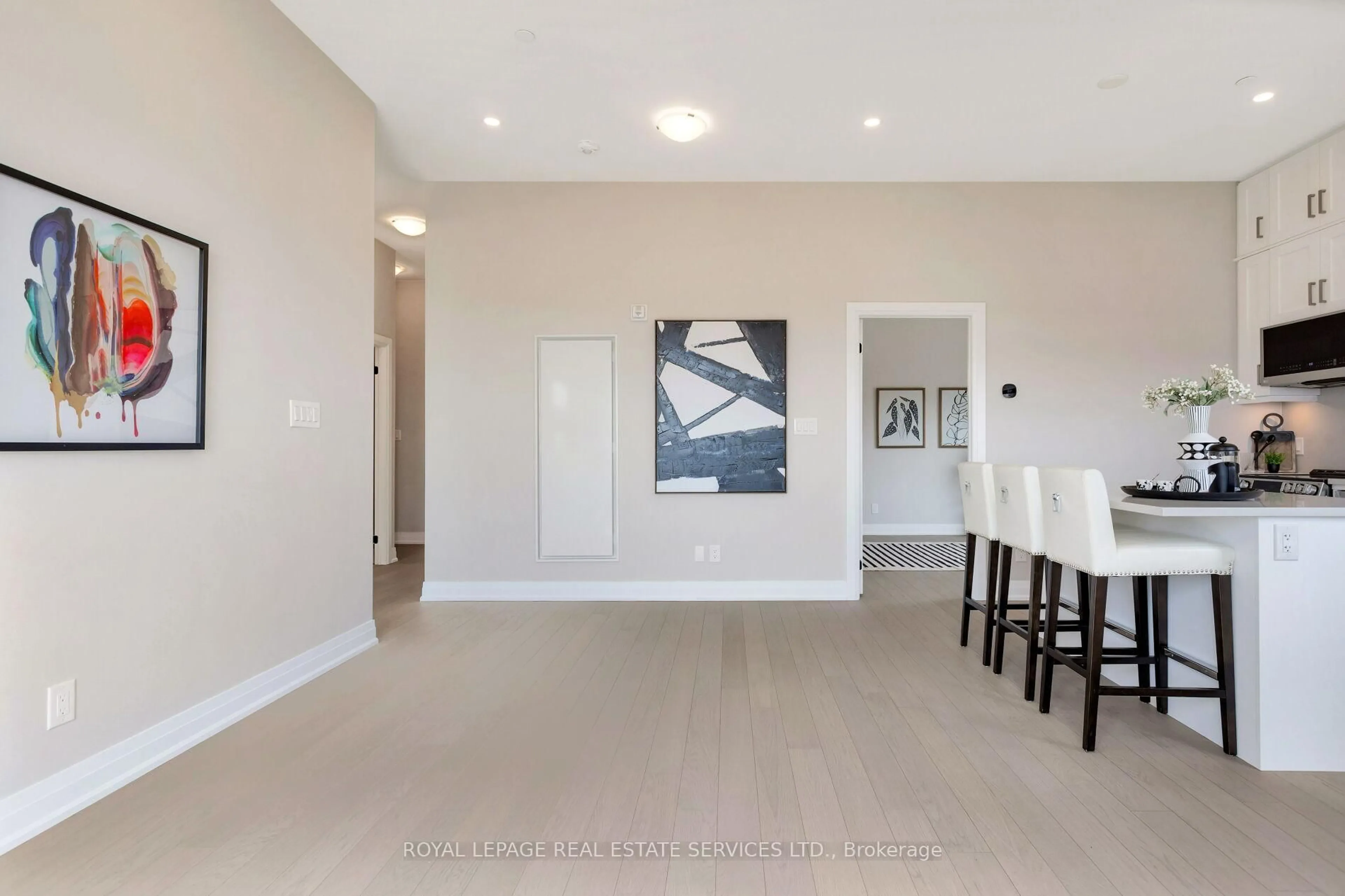 A pic of a room for 3285 Carding Mill Tr #503, Oakville Ontario L6M 5P8