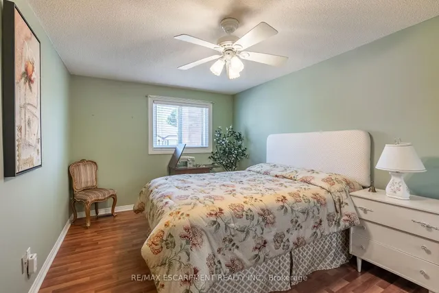 Additional property image - 1508 UPPER MIDDLE Rd Unit 6