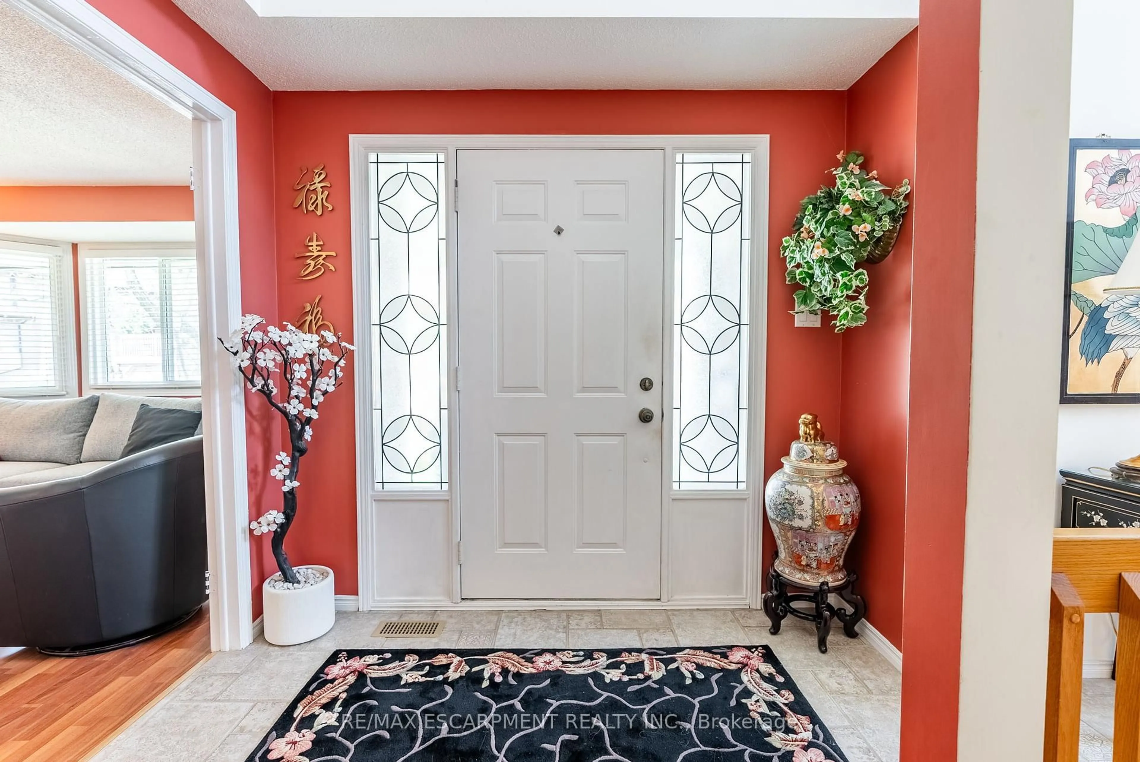 Indoor entryway for 1508 UPPER MIDDLE Rd #6, Burlington Ontario L7P 4M5