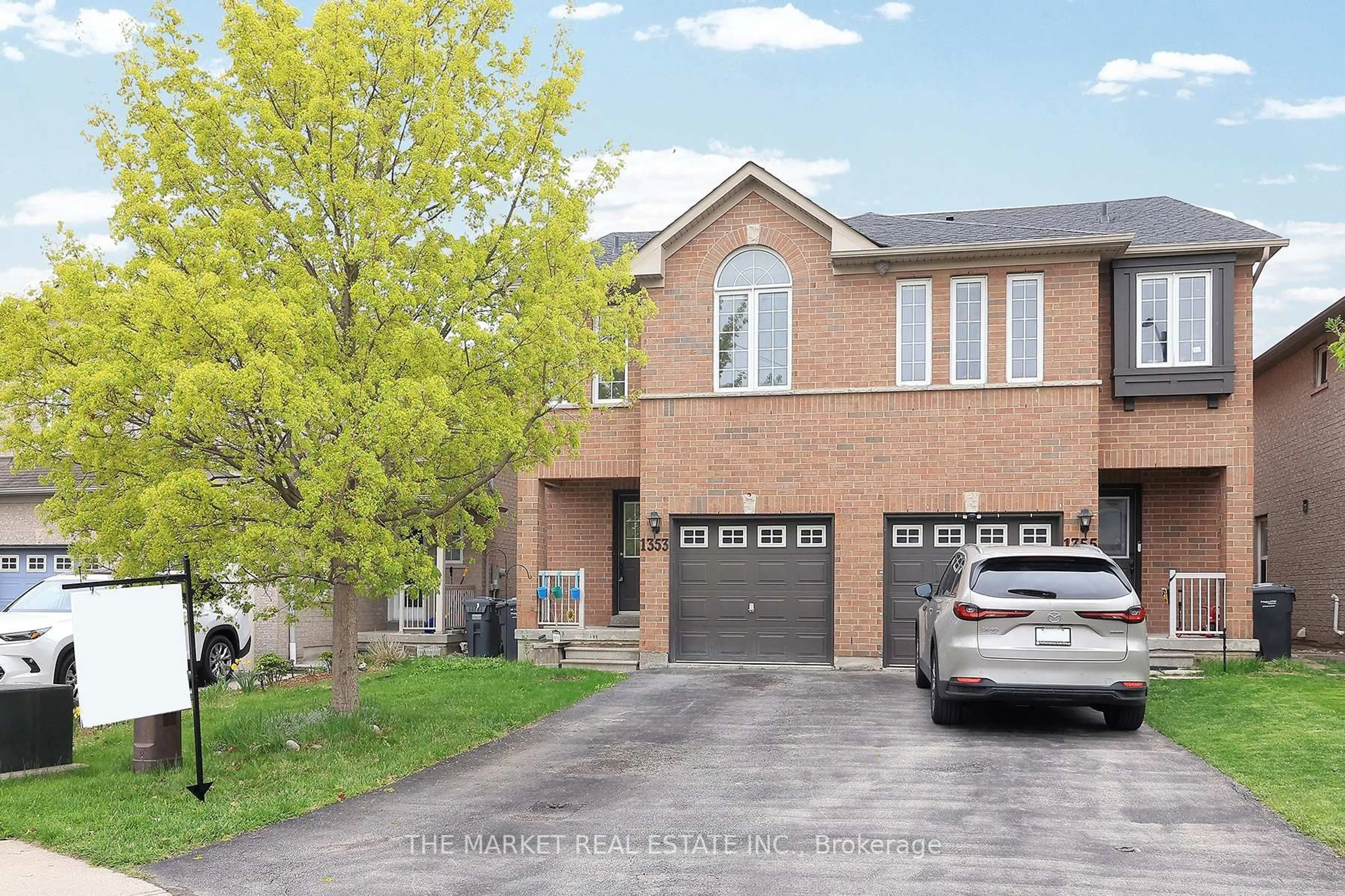 Home with brick exterior material, street for 1353 Spring Garden Crt, Mississauga Ontario L5N 8K5