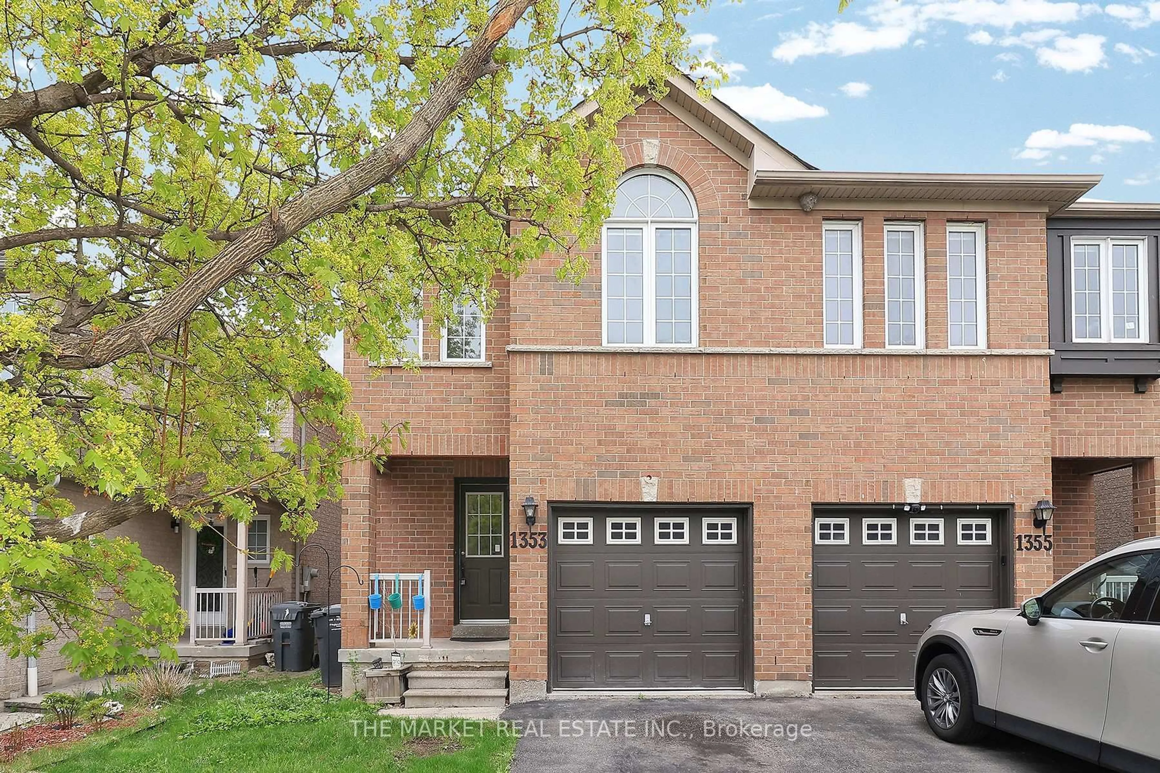 Home with brick exterior material, street for 1353 Spring Garden Crt, Mississauga Ontario L5N 8K5