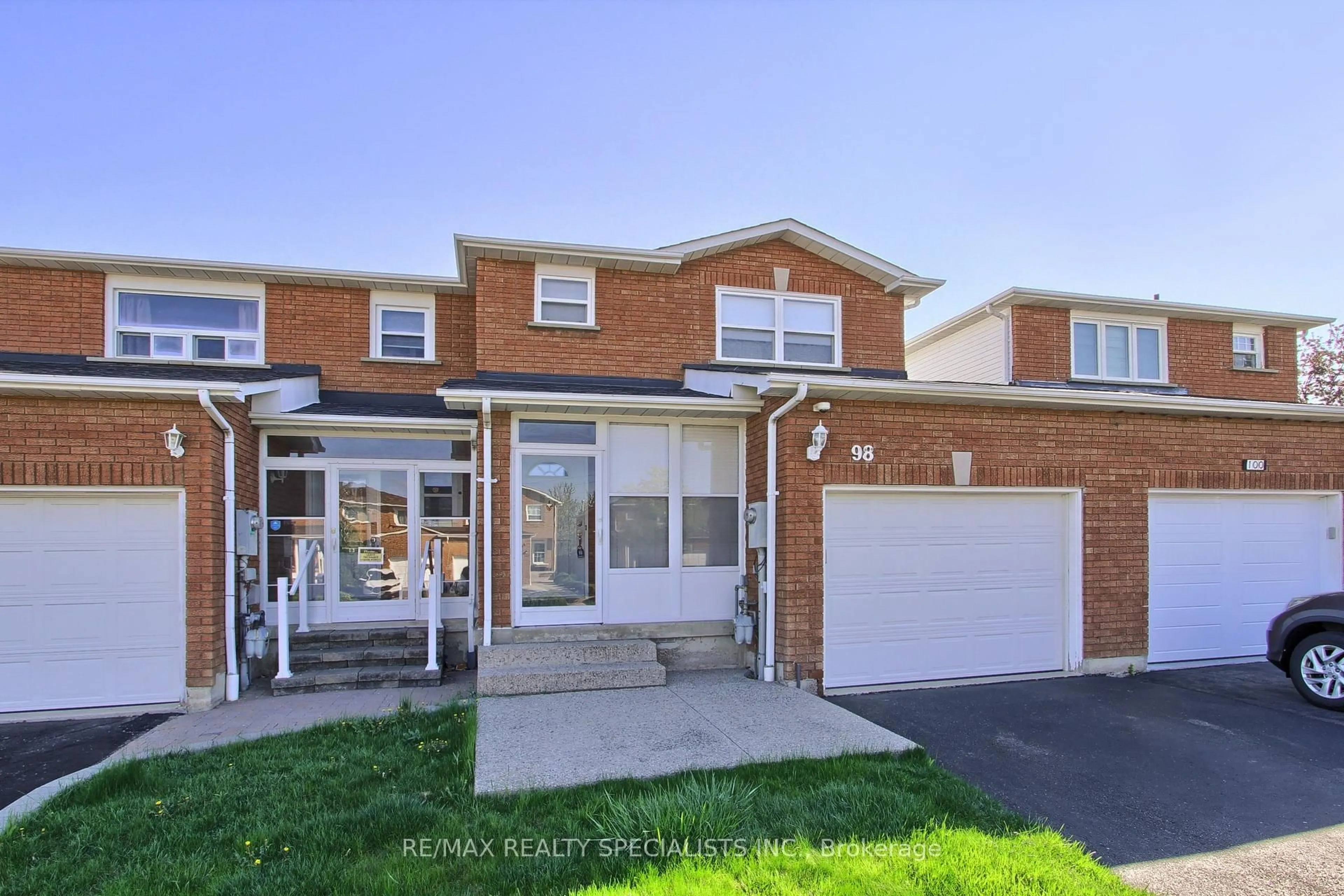 Home with brick exterior material, street for 98 Tulip Dr, Brampton Ontario L6Y 3X3