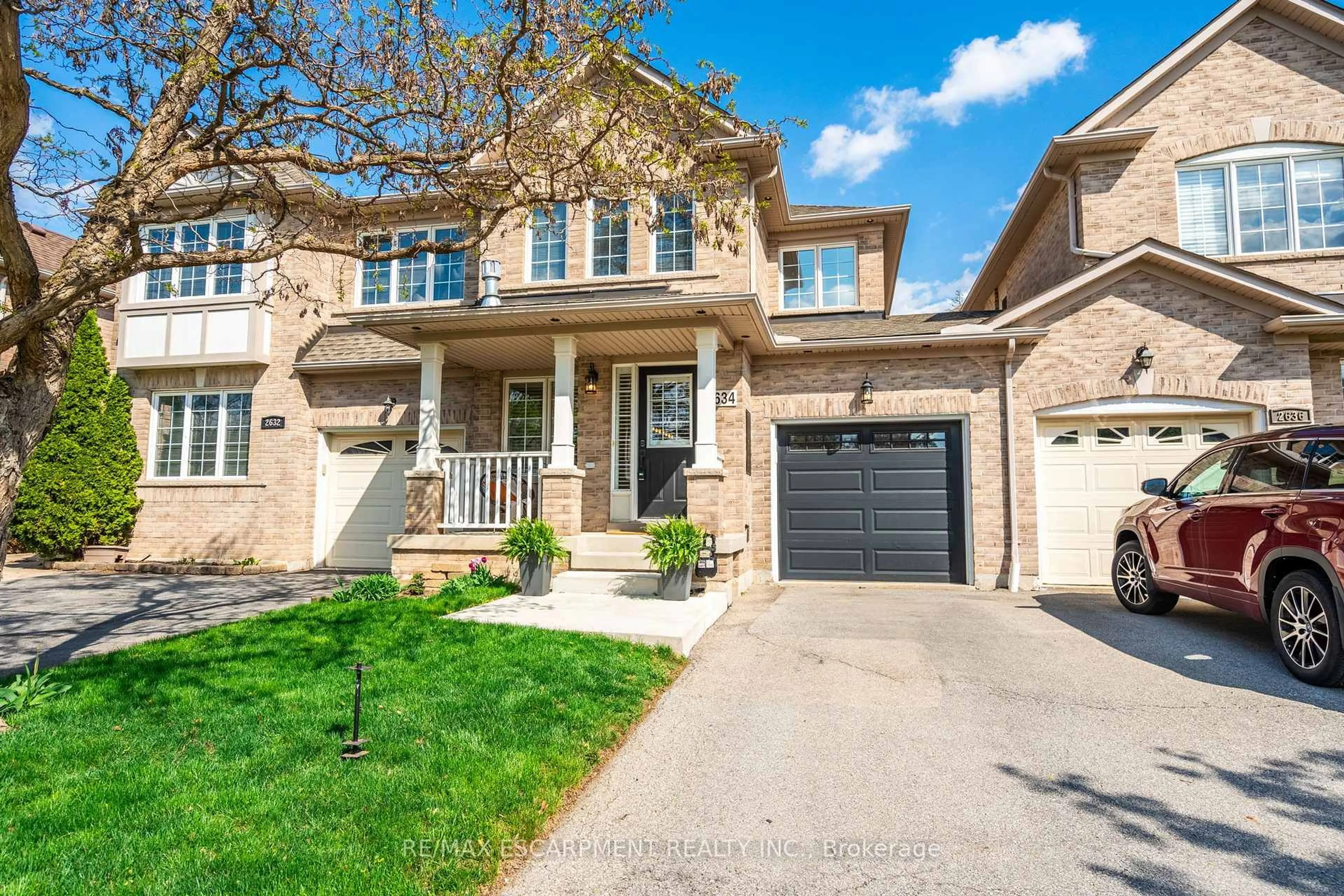 Home with brick exterior material, street for 2634 Armour Cres, Burlington Ontario L7M 5B1