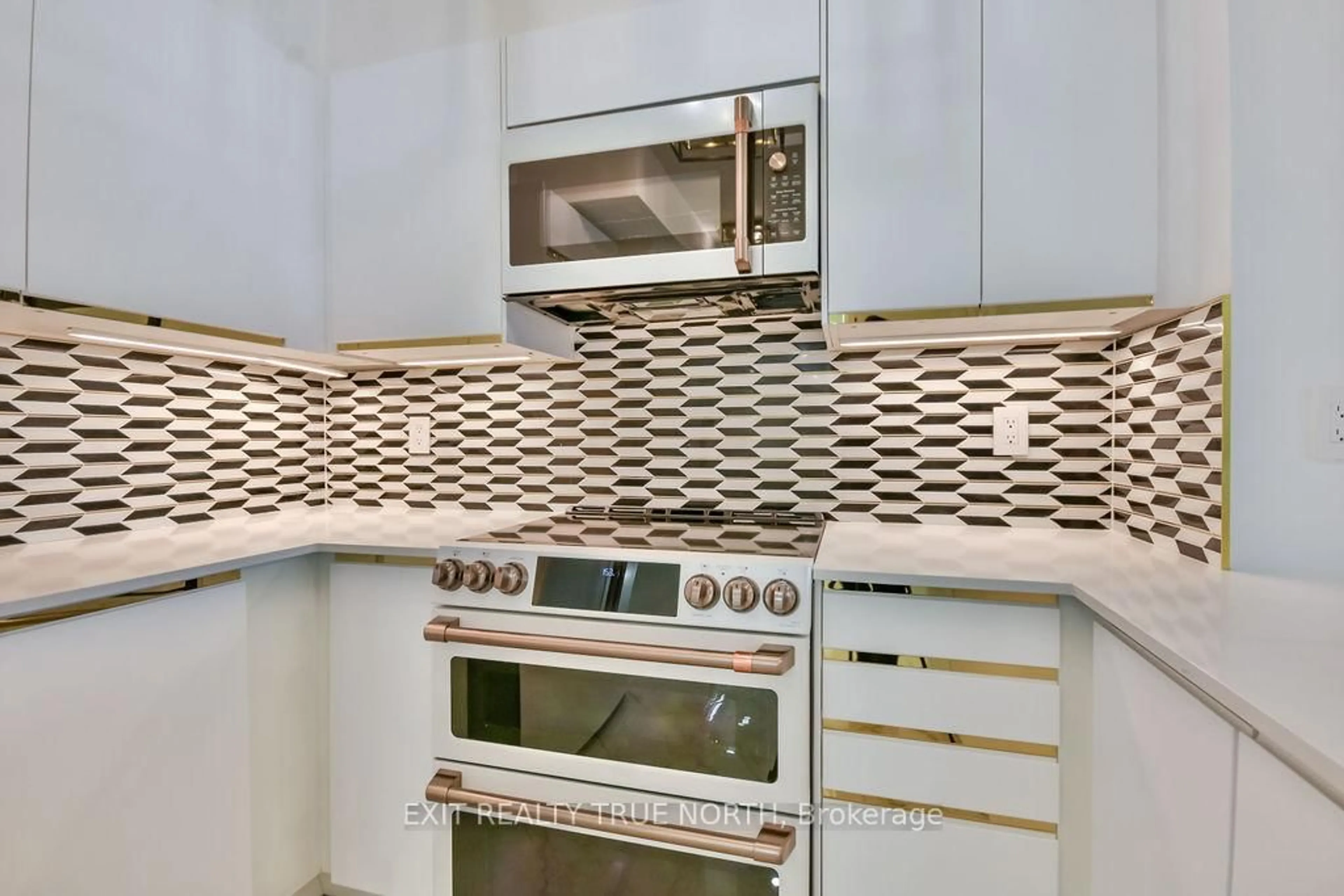 Standard kitchen, ceramic/tile floor for 190 Manitoba St #710, Toronto Ontario M8Y 3Y8