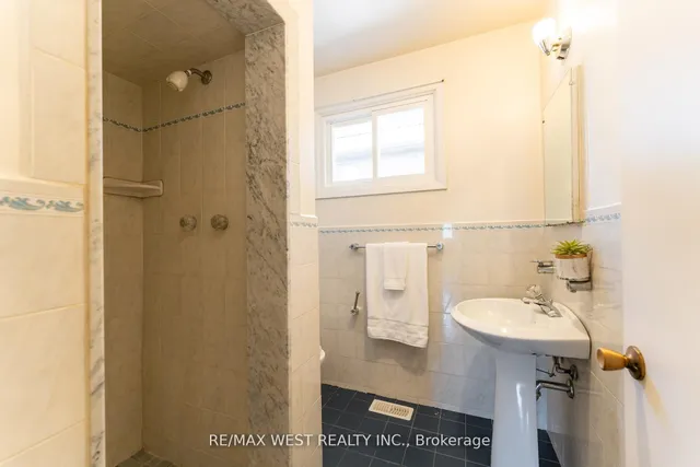 Additional property image - 28 Braywin Dr