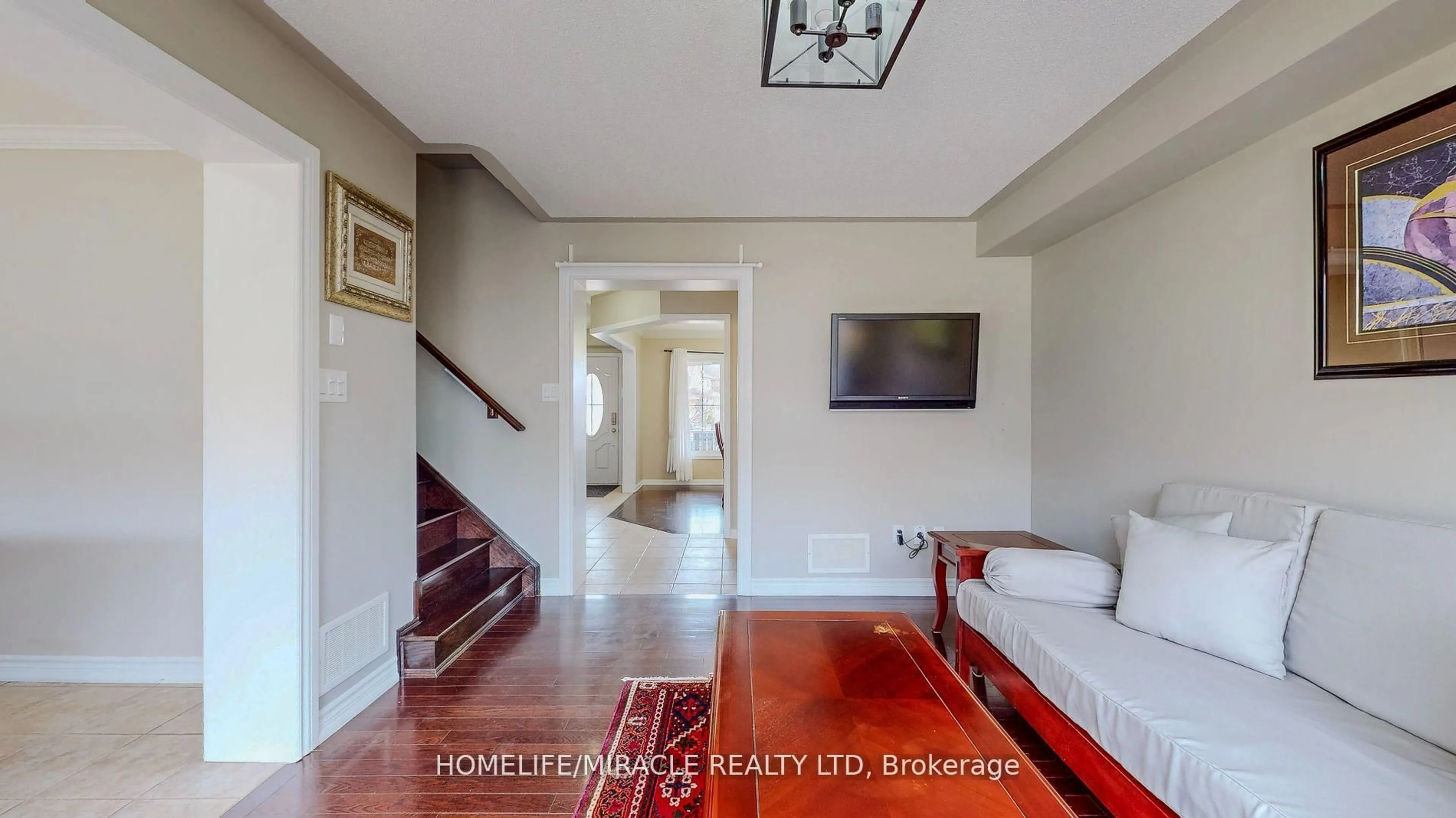 Indoor entryway for 926 Whewell Tr, Milton Ontario L9T 8C7