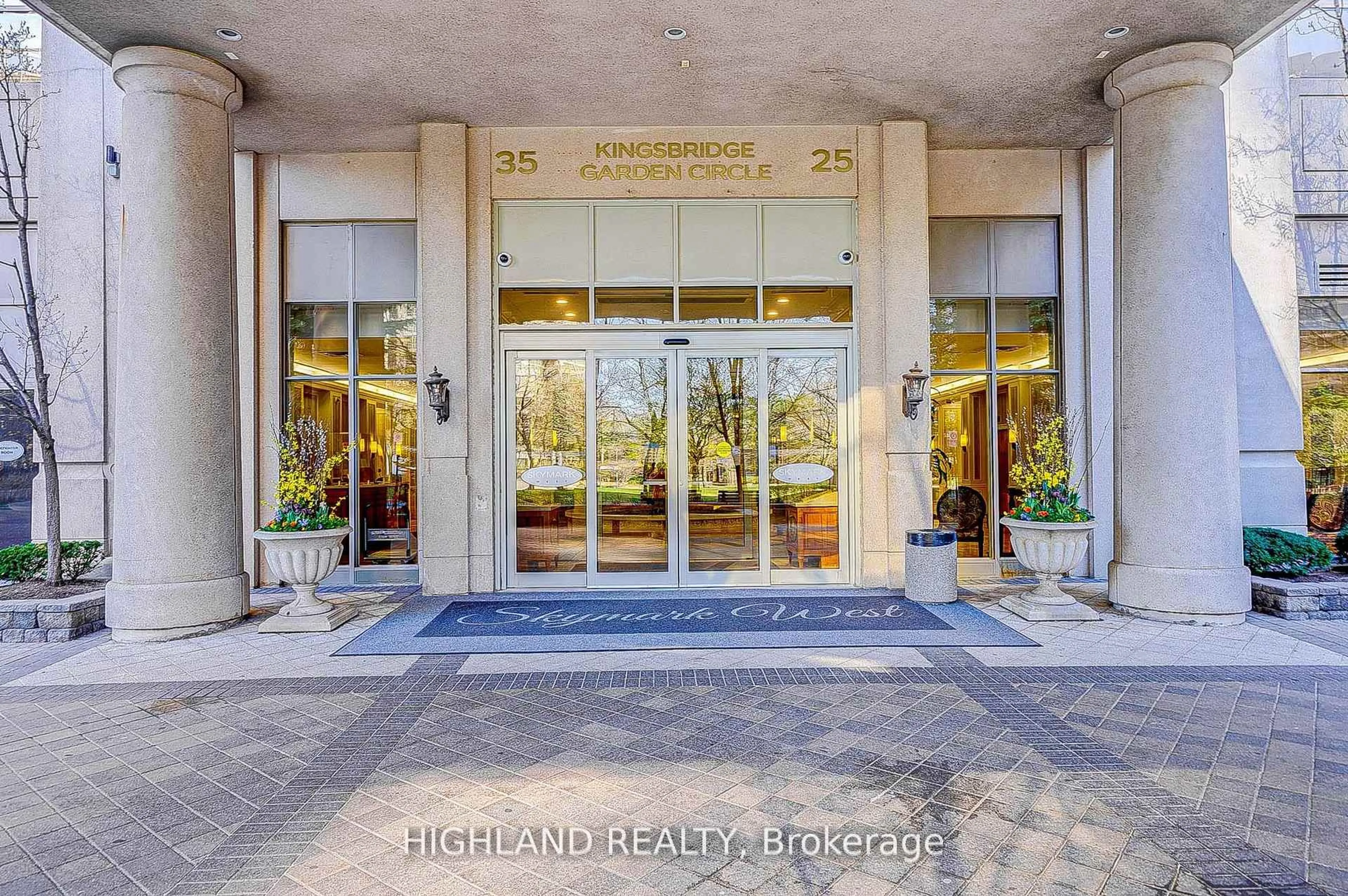 Unknown for 25 Kingsbridge Garden Circ #2020, Mississauga Ontario L5R 4B1