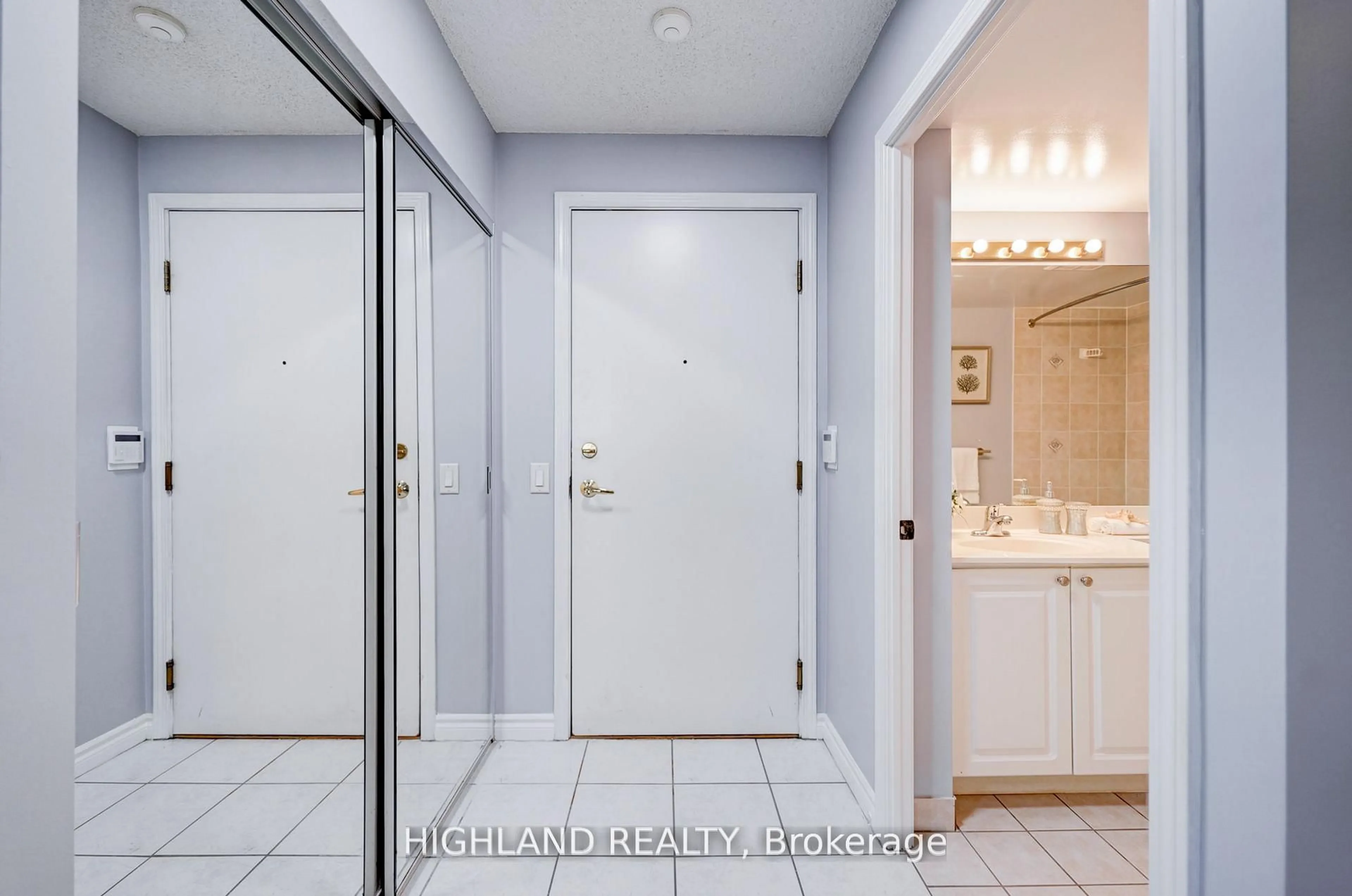Indoor entryway for 25 Kingsbridge Garden Circ #2020, Mississauga Ontario L5R 4B1