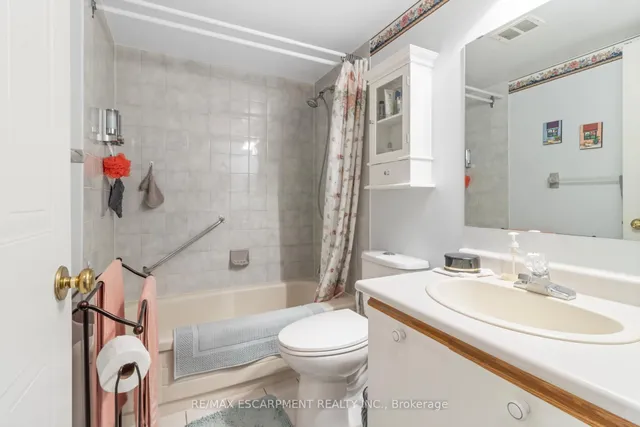 Additional property image - 5070 Pinedale Ave Unit 302