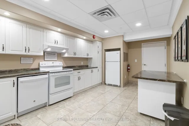 Additional property image - 5070 Pinedale Ave Unit 302