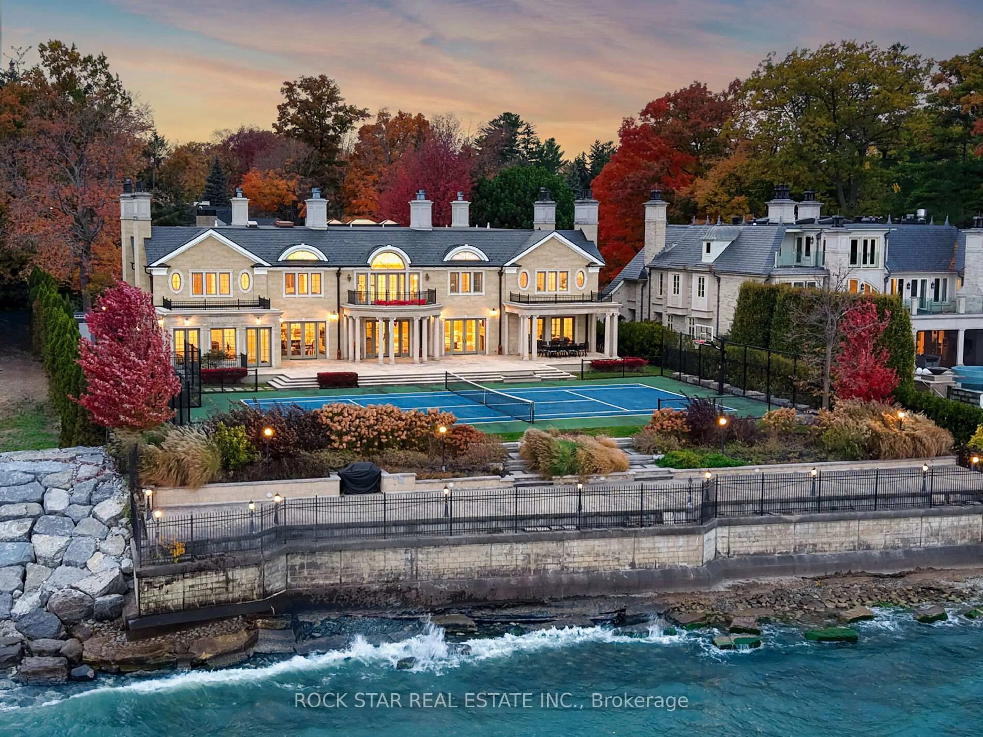 A pic from outside/outdoor area/front of a property/back of a property/a pic from drone, water/lake/river/ocean view for 1092 Argyle Dr, Oakville Ontario L6J 1A7