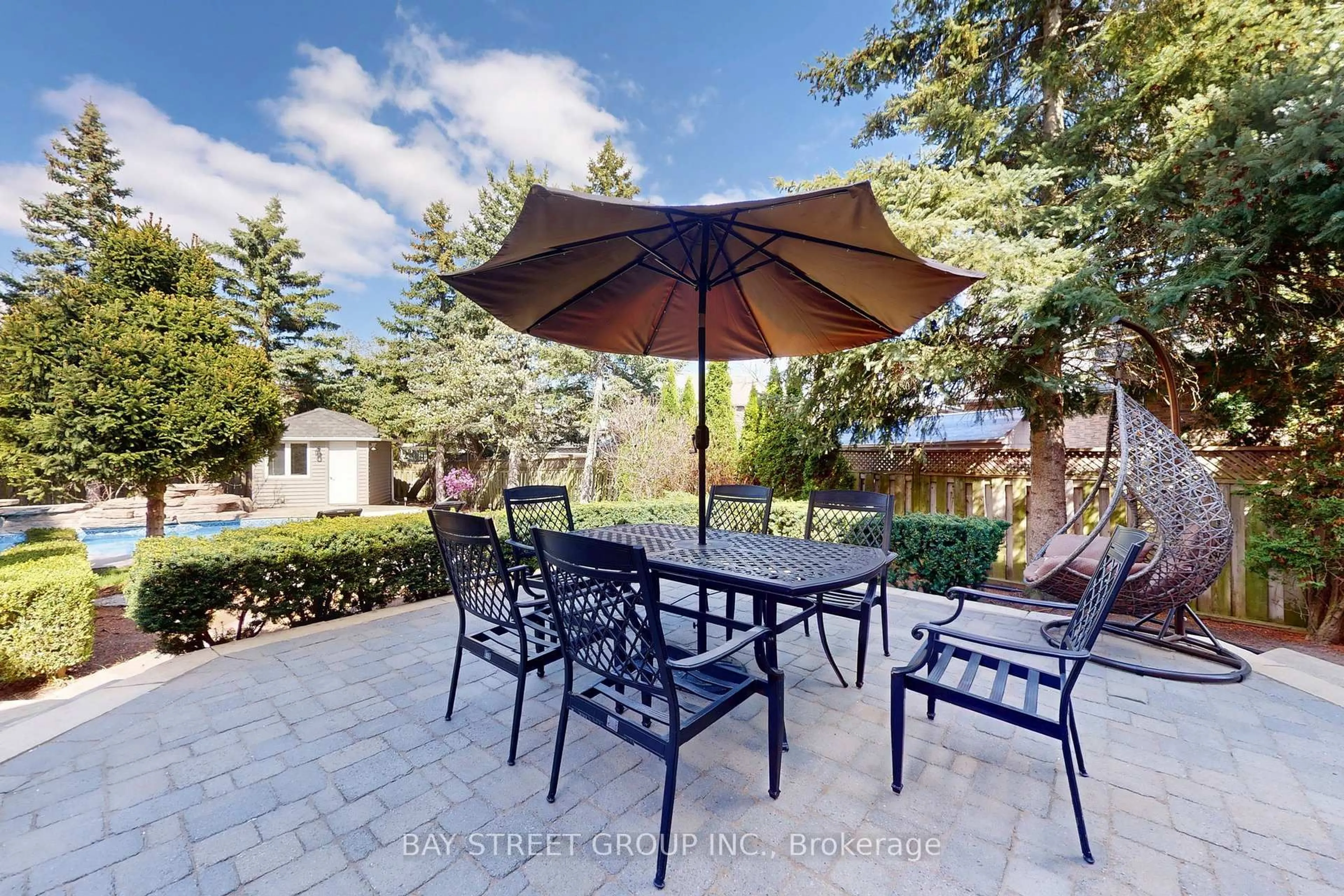 Patio, street for 5359 Ruperts Gate Dr, Mississauga Ontario L5M 5C4