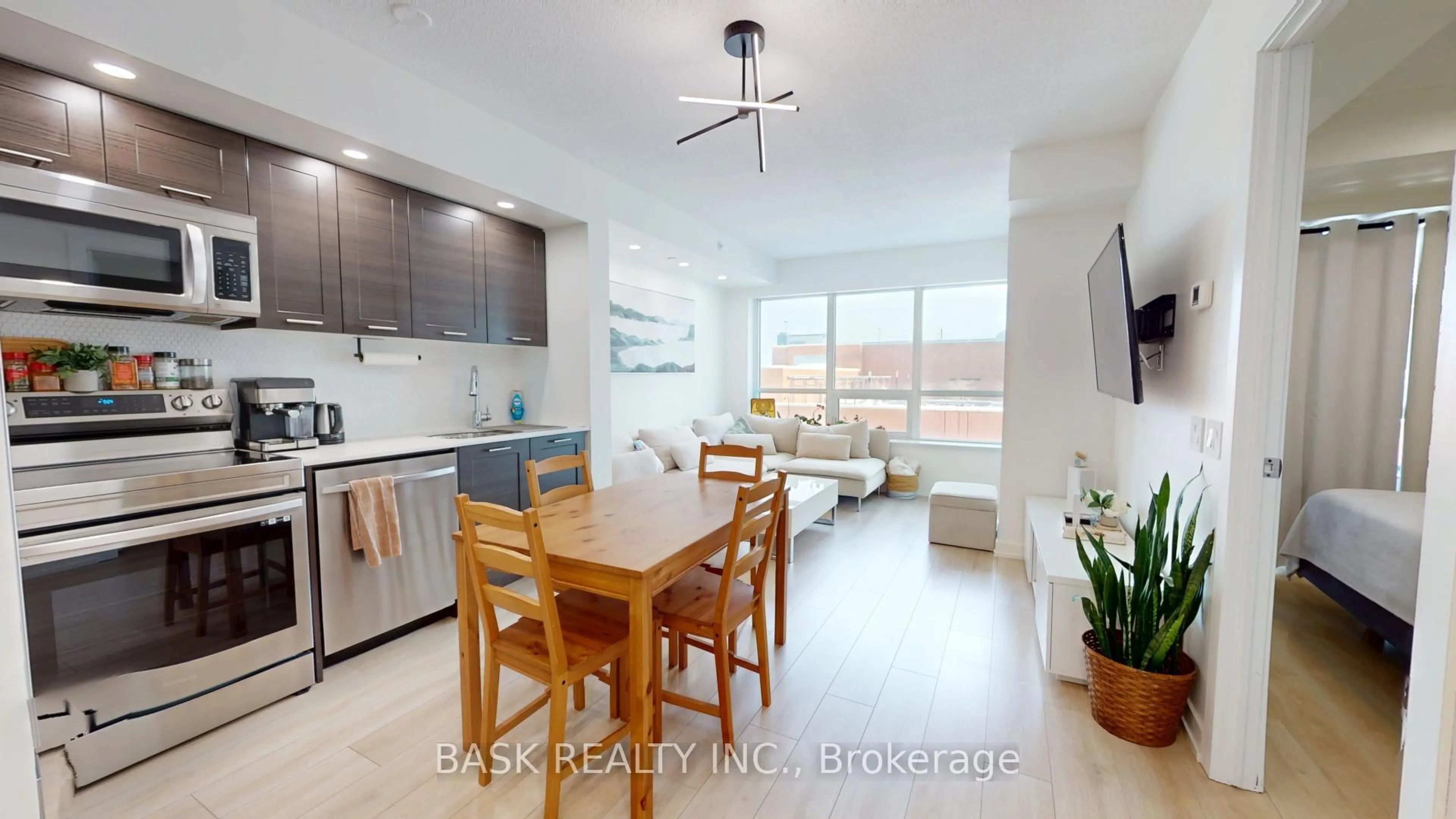 Open concept kitchen, ceramic/tile floor for 2220 Lake Shore Blvd #406, Toronto Ontario M8V 0C1