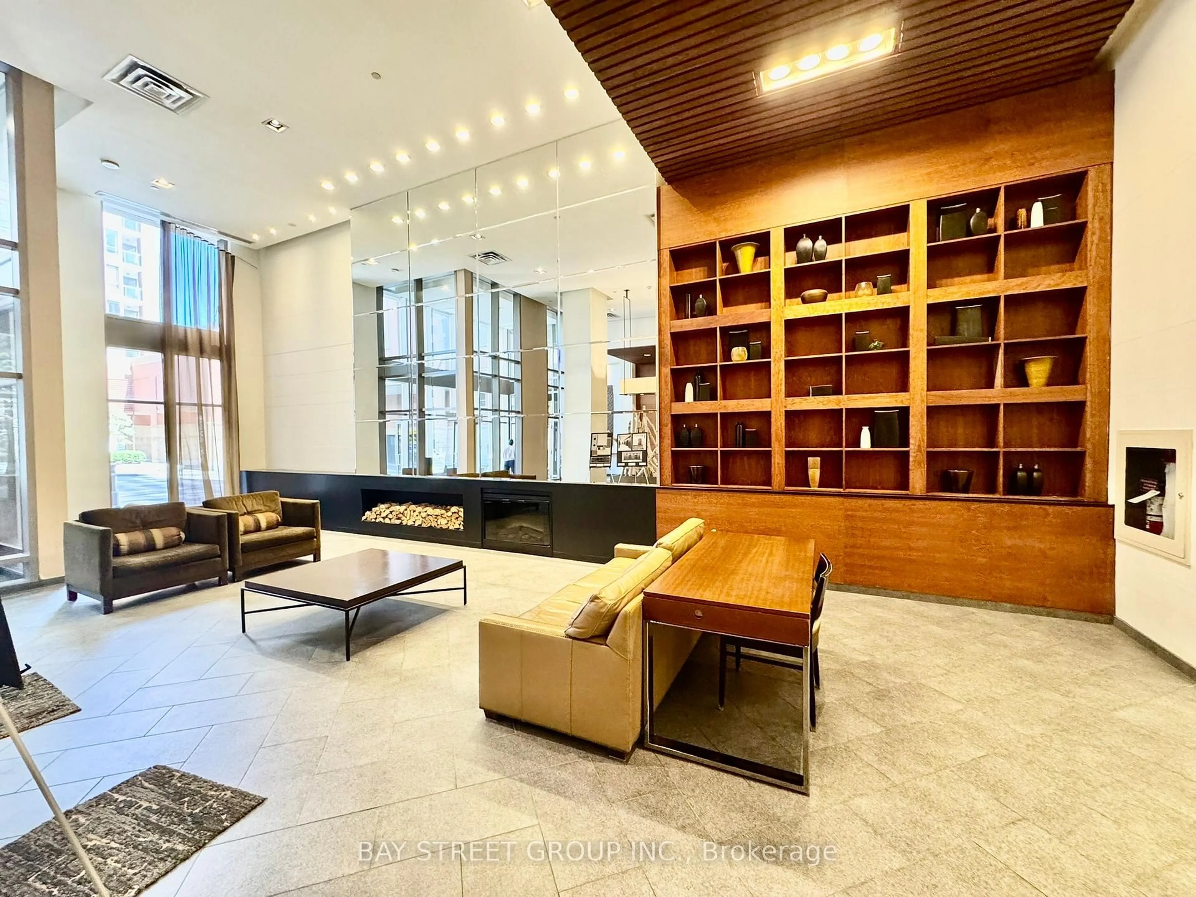 Lobby for 4080 Living Arts Dr #1007, Mississauga Ontario L5B 4M8