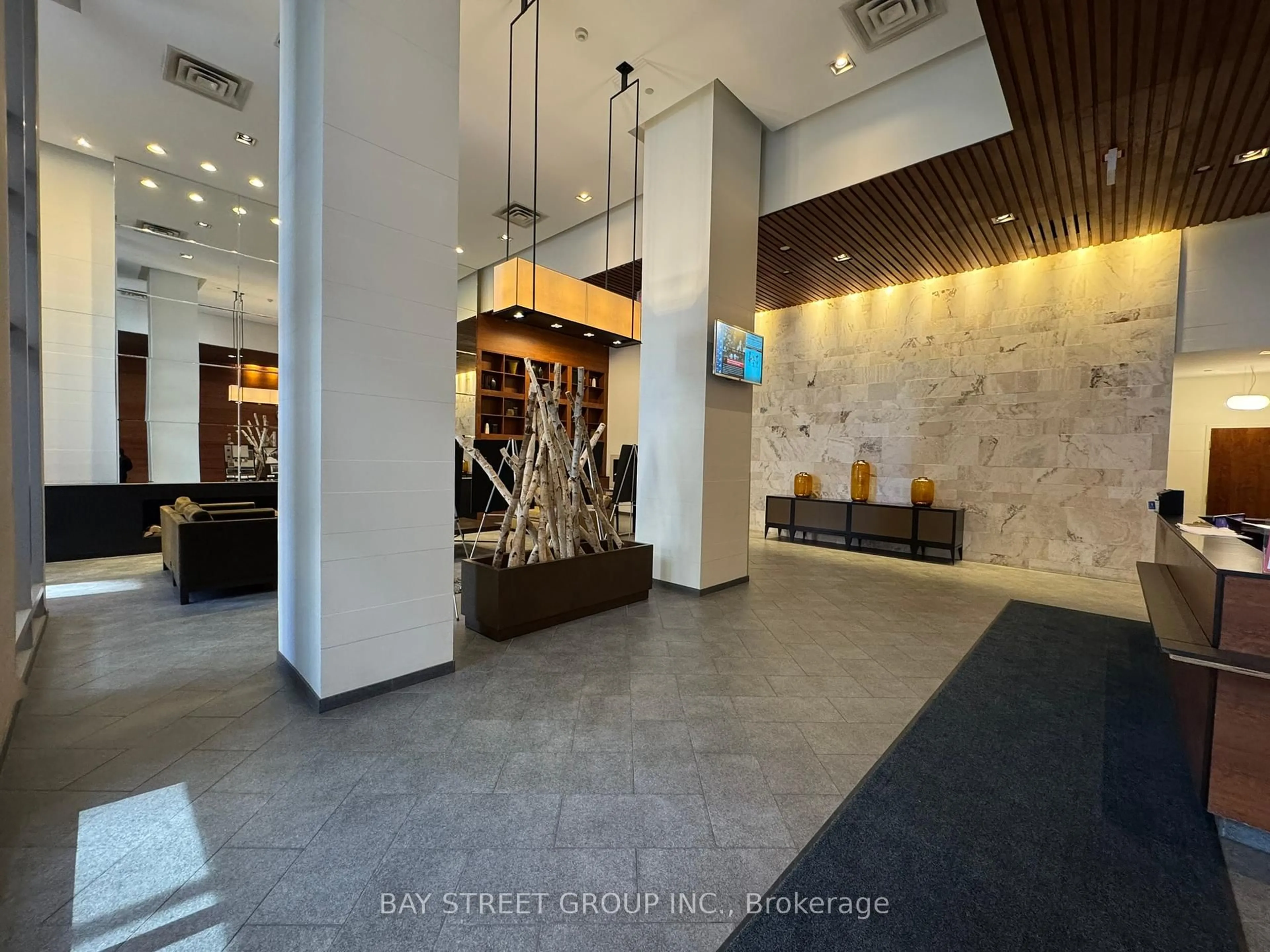 Lobby for 4080 Living Arts Dr #1007, Mississauga Ontario L5B 4M8